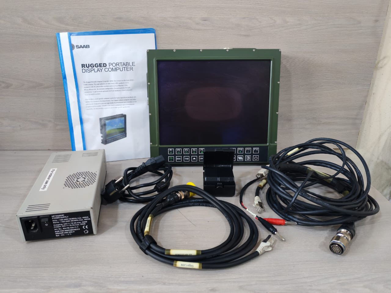 RUGGED PORTABLE DISPLAY COMPUTER WINDOWS 7 PRO OEM SOFTWARE / PS 524-11T