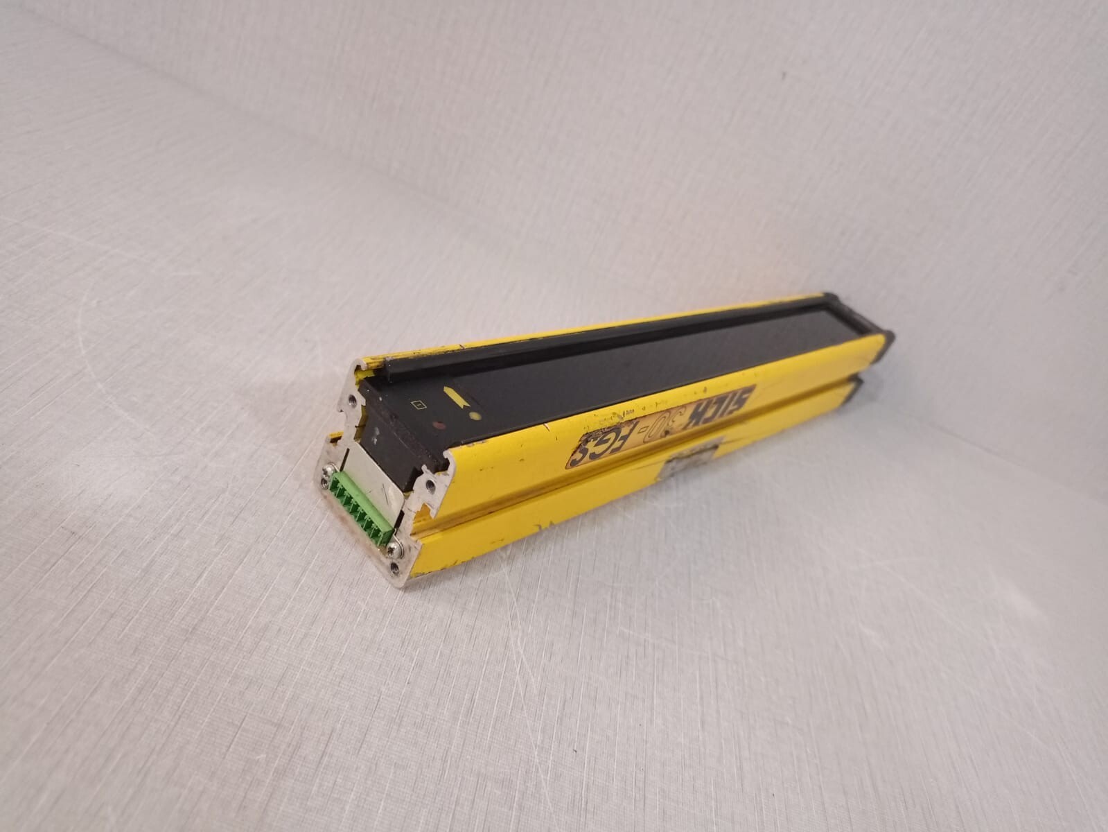 Sick D-79183 Sick AG D-79183 30-FGS / FGSS300-21 / 1 012 600 TYPE 4 3W - W/O COVER 6