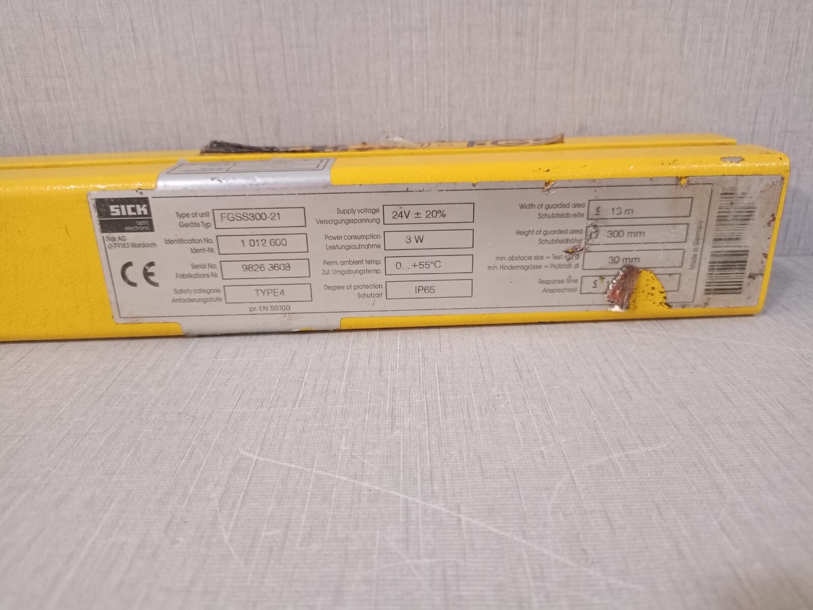 Sick D-79183 Sick AG D-79183 30-FGS / FGSS300-21 / 1 012 600 TYPE 4 3W - W/O COVER 7