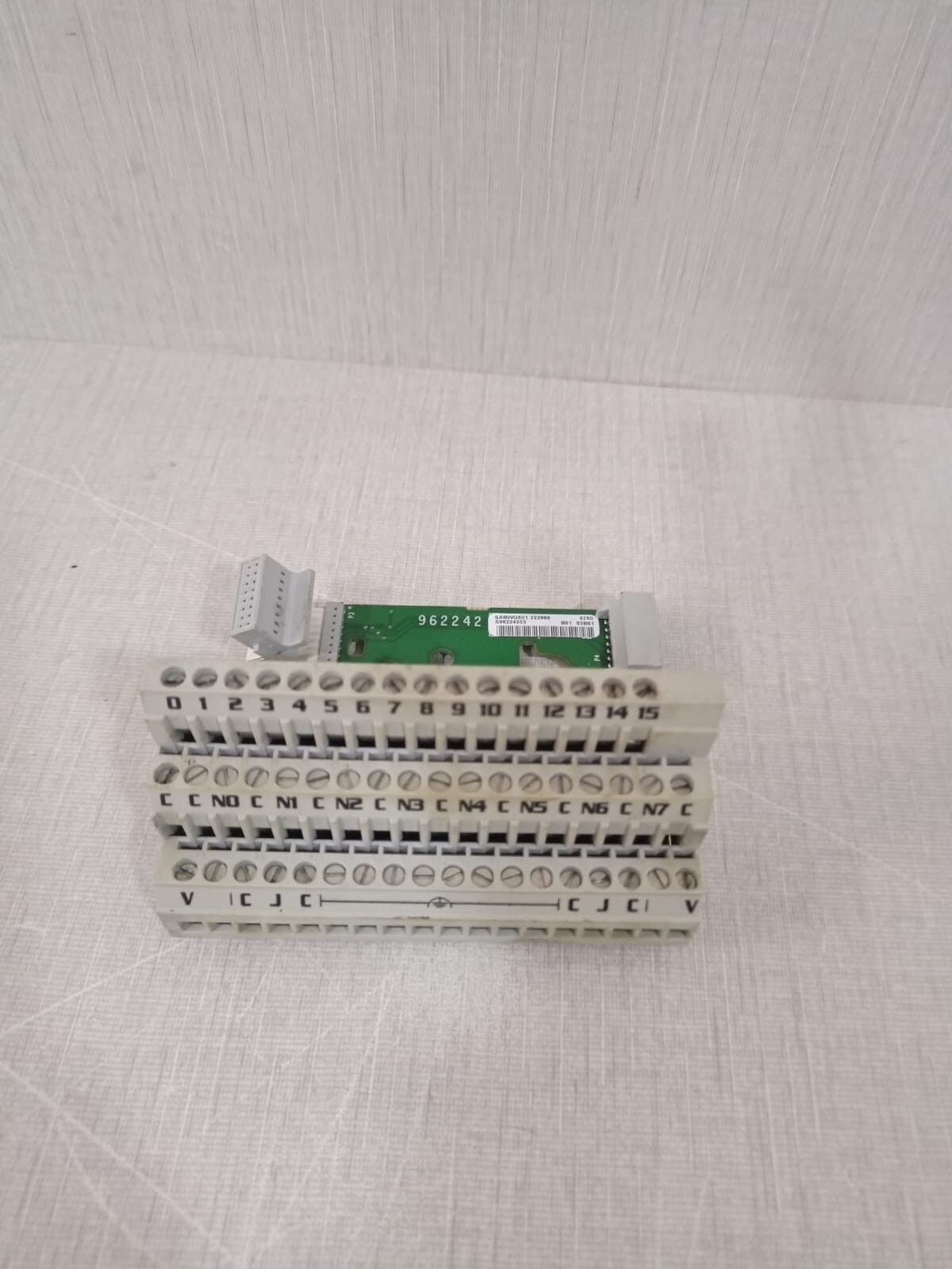 ABB S200-TB3T ABB Terminal Base, Type S200-TB3T, 490176065 5