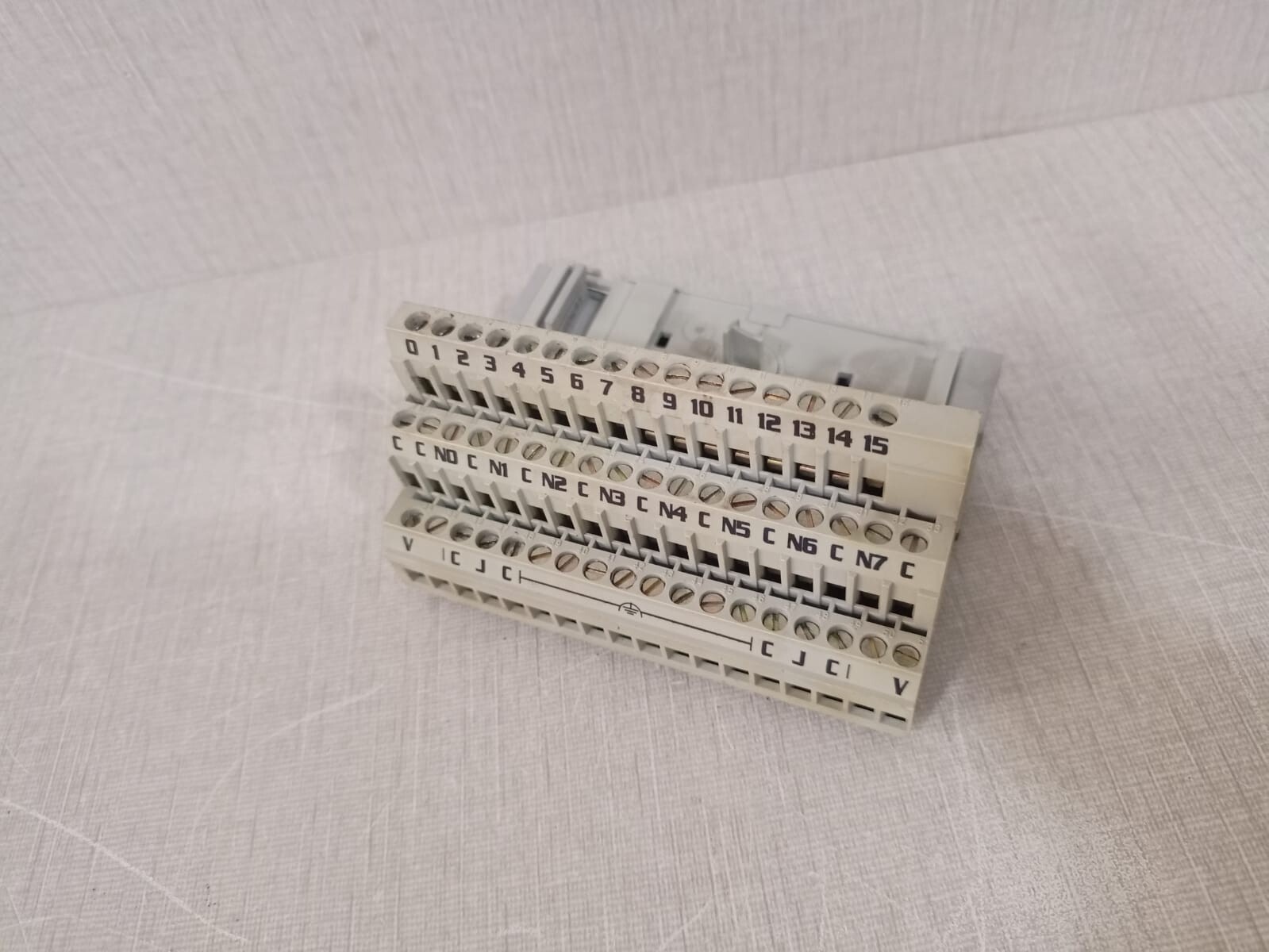 ABB S200-TB3T ABB Terminal Base, Type S200-TB3T, 490176065 8