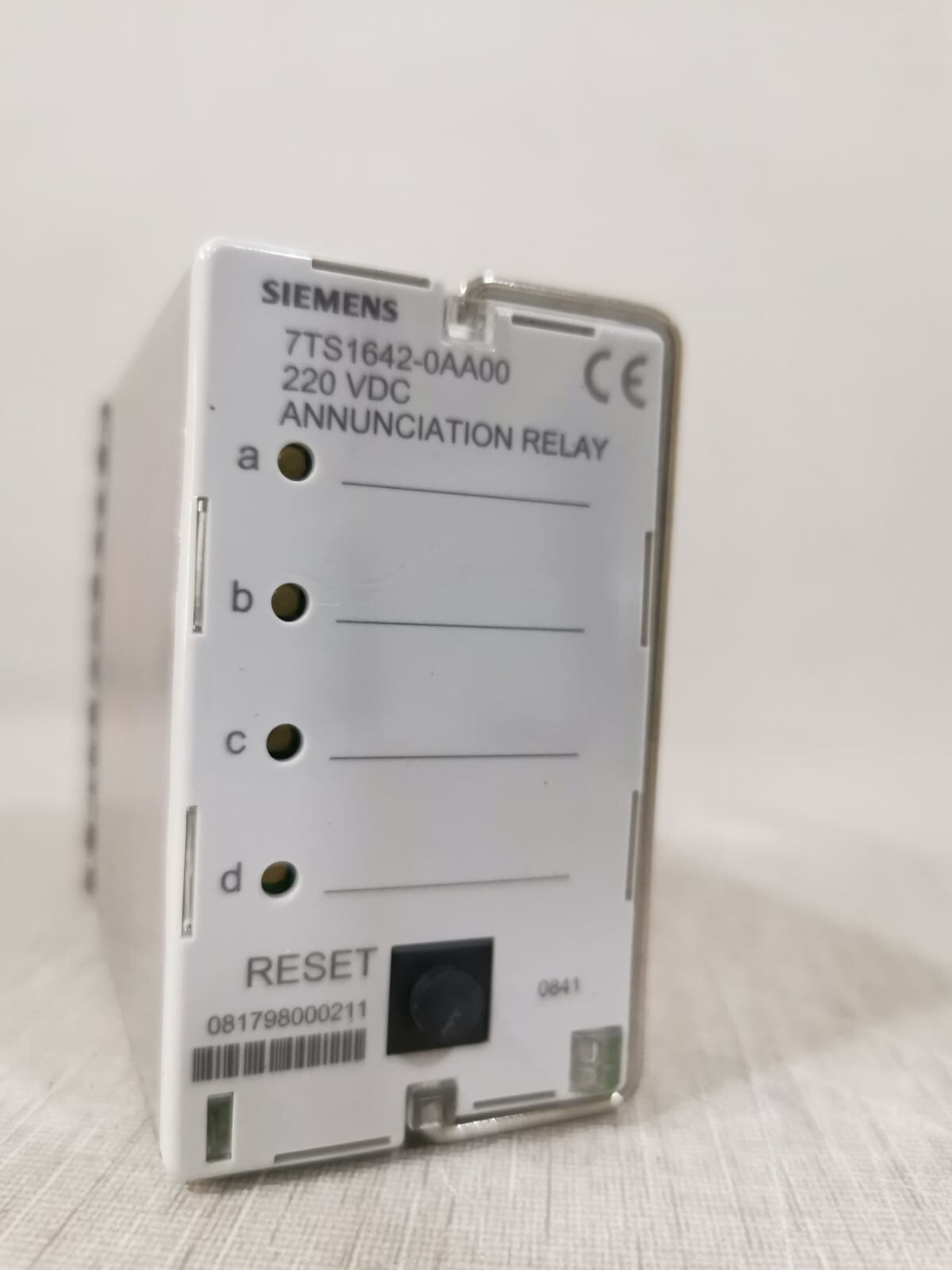 Siemens 7TS1642-0AA00-0 Siemens 7TS1642-0AA00-0 Annunciation Relay 220VDC 3