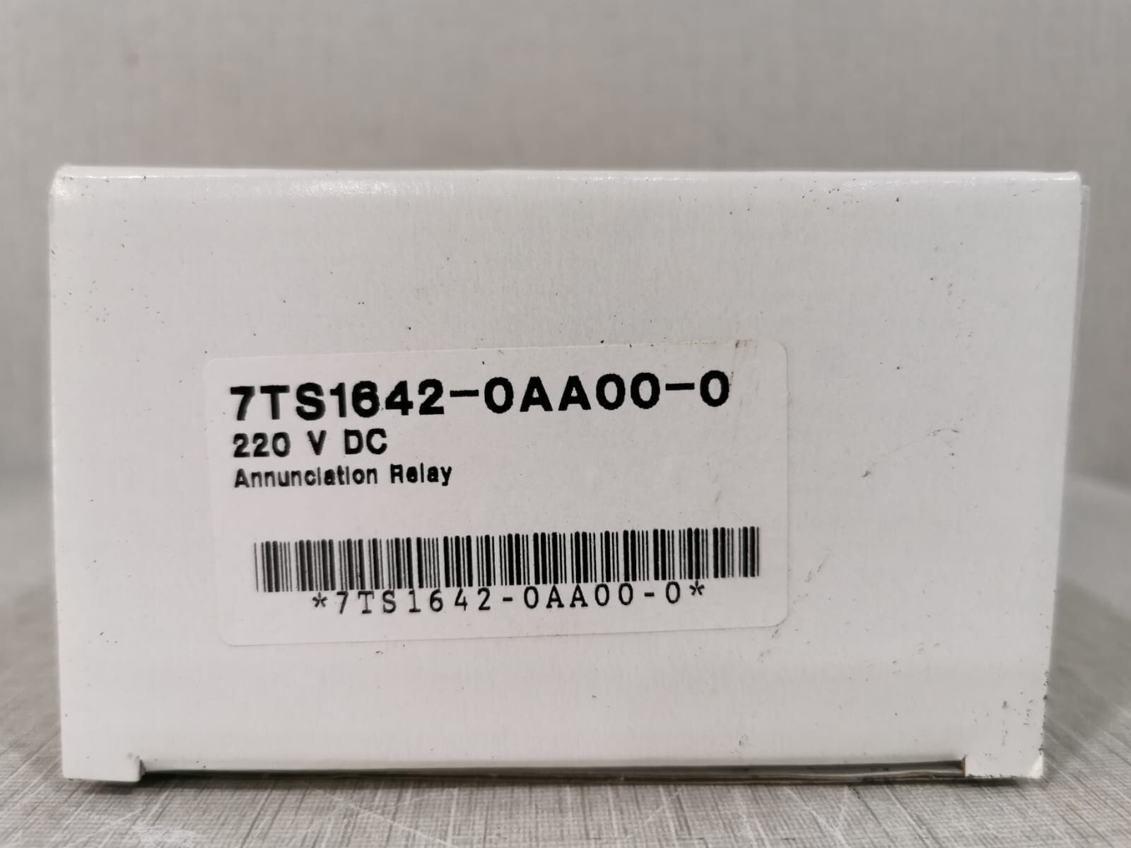 Siemens 7TS1642-0AA00-0 Siemens 7TS1642-0AA00-0 Annunciation Relay 220VDC 4