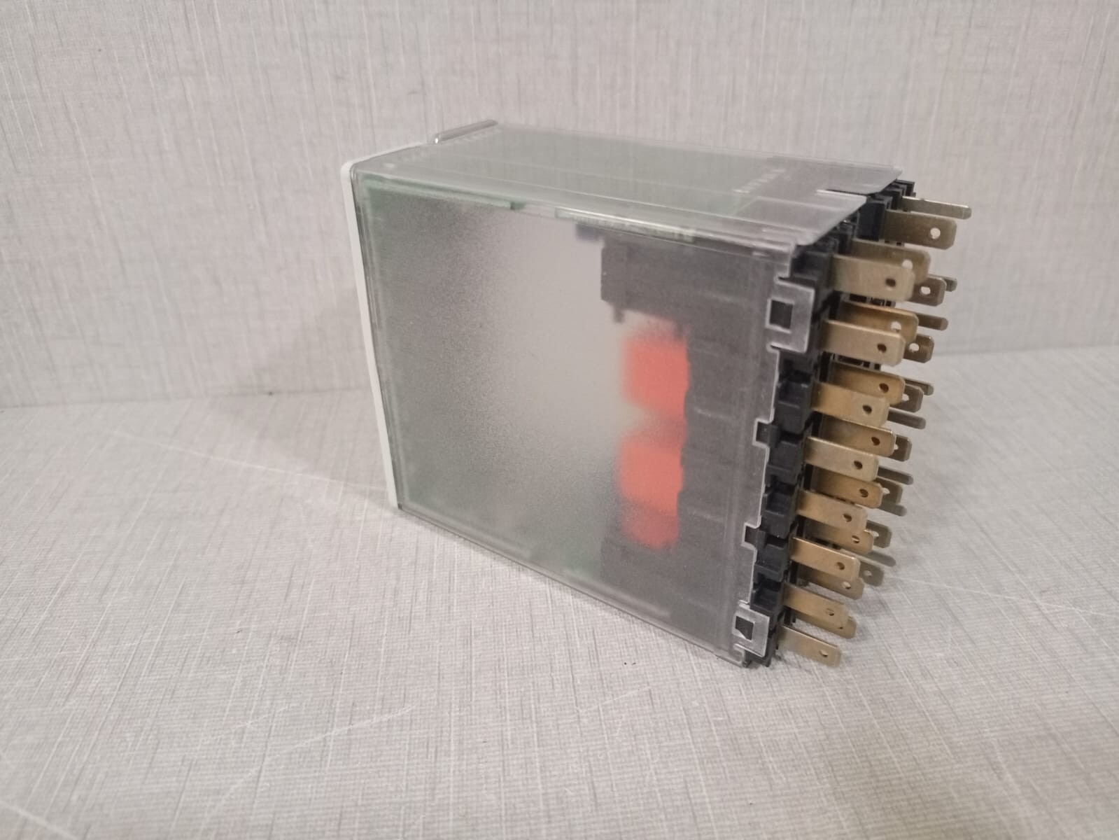 Siemens 7TS1642-0AA00-0 Siemens 7TS1642-0AA00-0 Annunciation Relay 220VDC 3