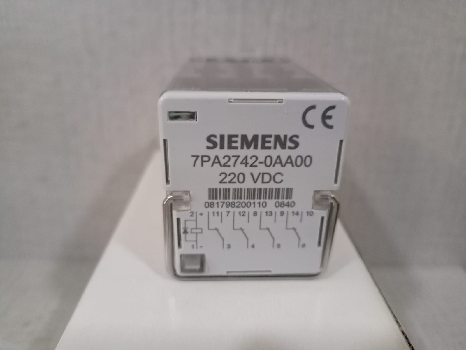 Siemens 7PA2742-0AA00-0 SIEMENS 7PA2742-0AA00-0 TRIP FAST RELAY 4 220 VDC 2