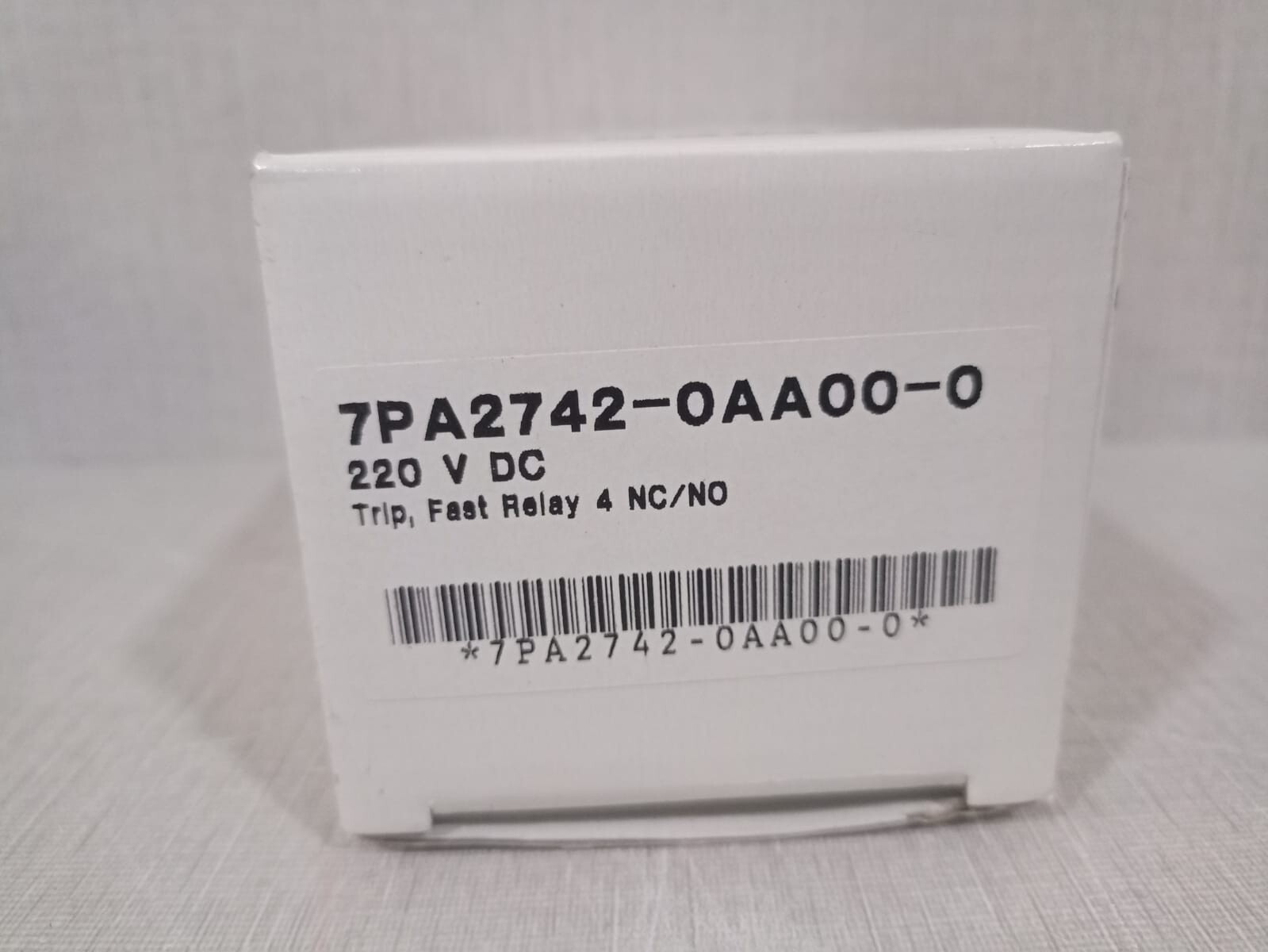 Siemens 7PA2742-0AA00-0 SIEMENS 7PA2742-0AA00-0 TRIP FAST RELAY 4 220 VDC 3