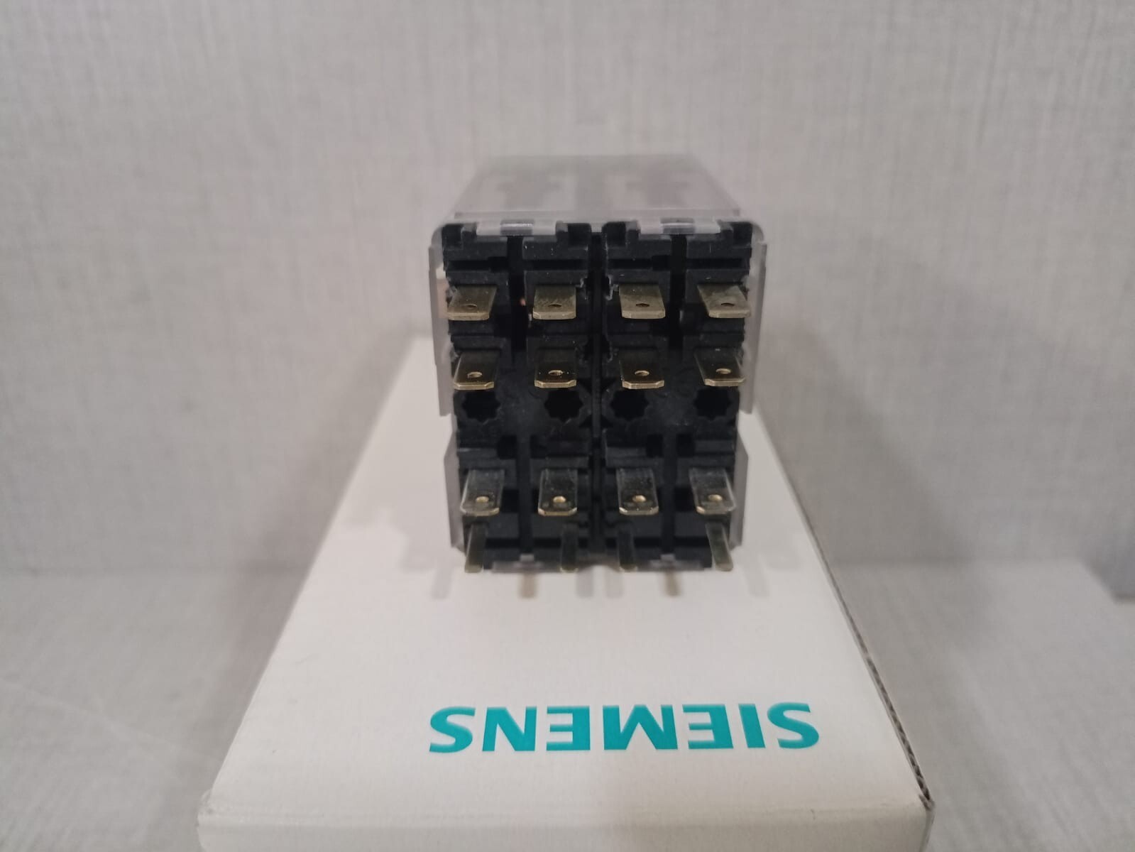 Siemens 7PA2742-0AA00-0 SIEMENS 7PA2742-0AA00-0 TRIP FAST RELAY 4 220 VDC 4