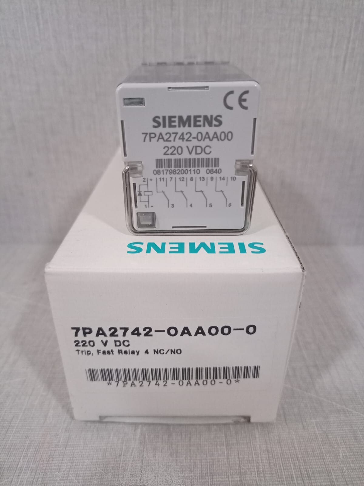 SIEMENS 7PA2742-0AA00-0 TRIP FAST RELAY 4 220 VDC