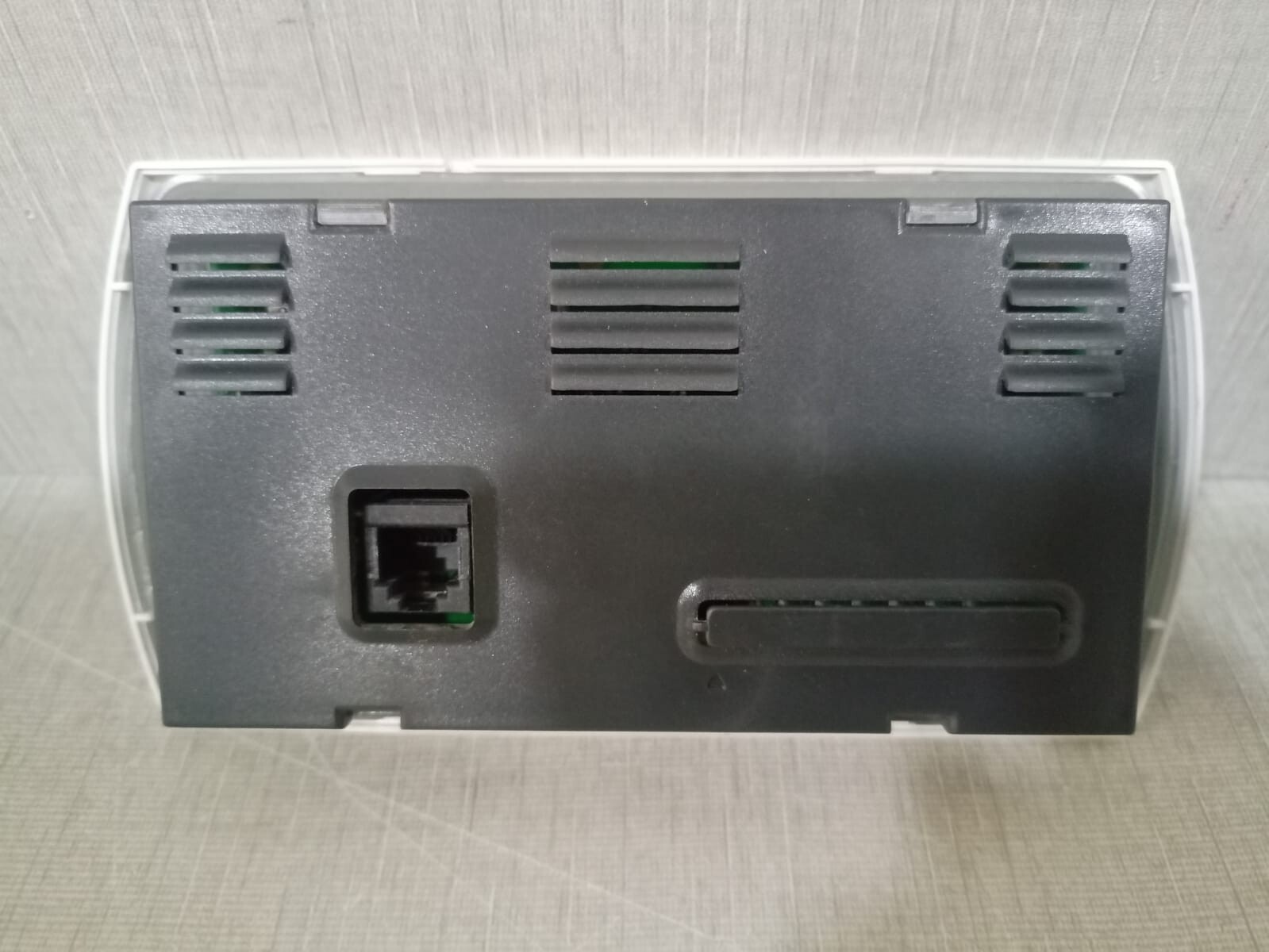 Carel PGN1000F00 CAREL PGN1000F00 Rev. 1.012 PANEL MOUNTING 3