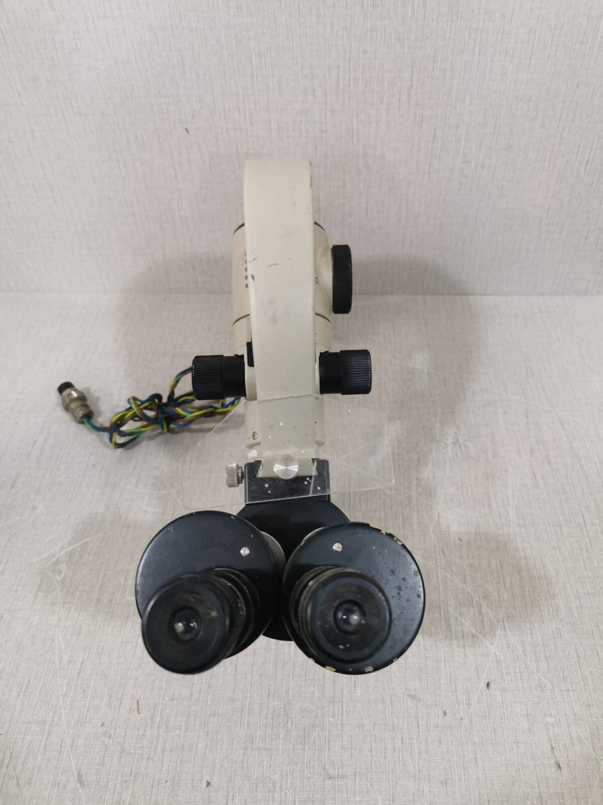 Essilor SL300 Essilor SL300 Slit Lamp Revolutionary Liquid Lens Phoropter 6