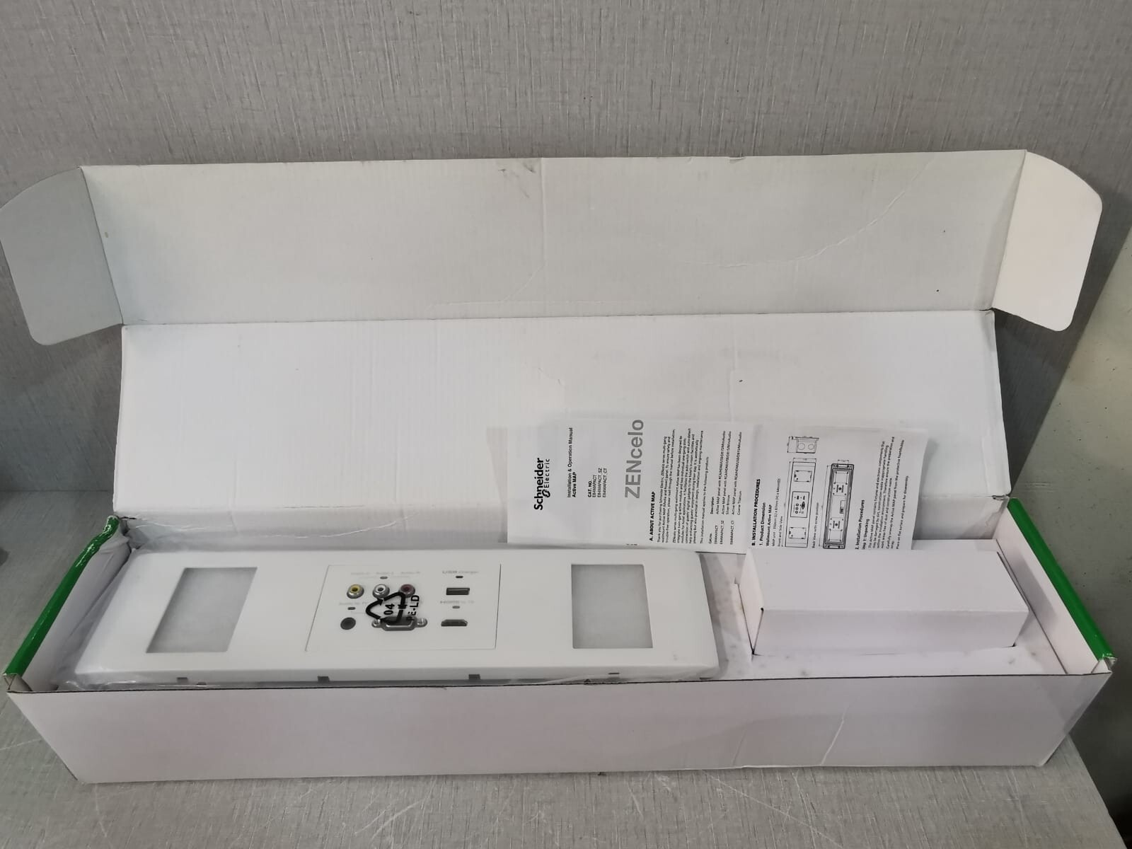 Schneider Electric E84MAPACT Schneider Electric ZENcelo E84MAPACT Active MAP Unit with Power Adapter 8