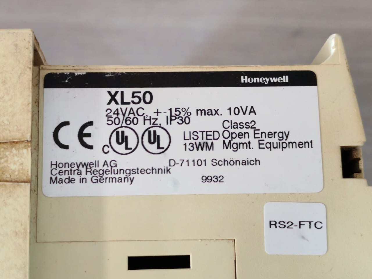 Honeywell XL50 WITH XD50-PC Honeywell XL50 WITH XD50-PC PROGRAMMABLE CONTROLLER 24VAC 50/60Hz 9