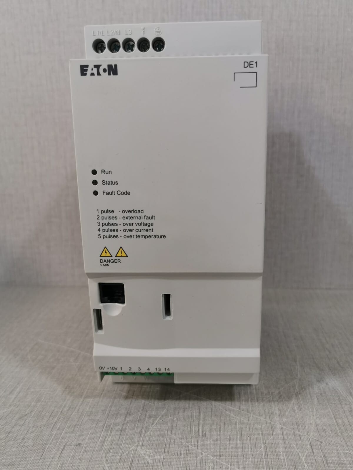 Eaton DE1-34011FN-N20N Eaton DE1-34011FN-N20N Variable Frquency Drive 3