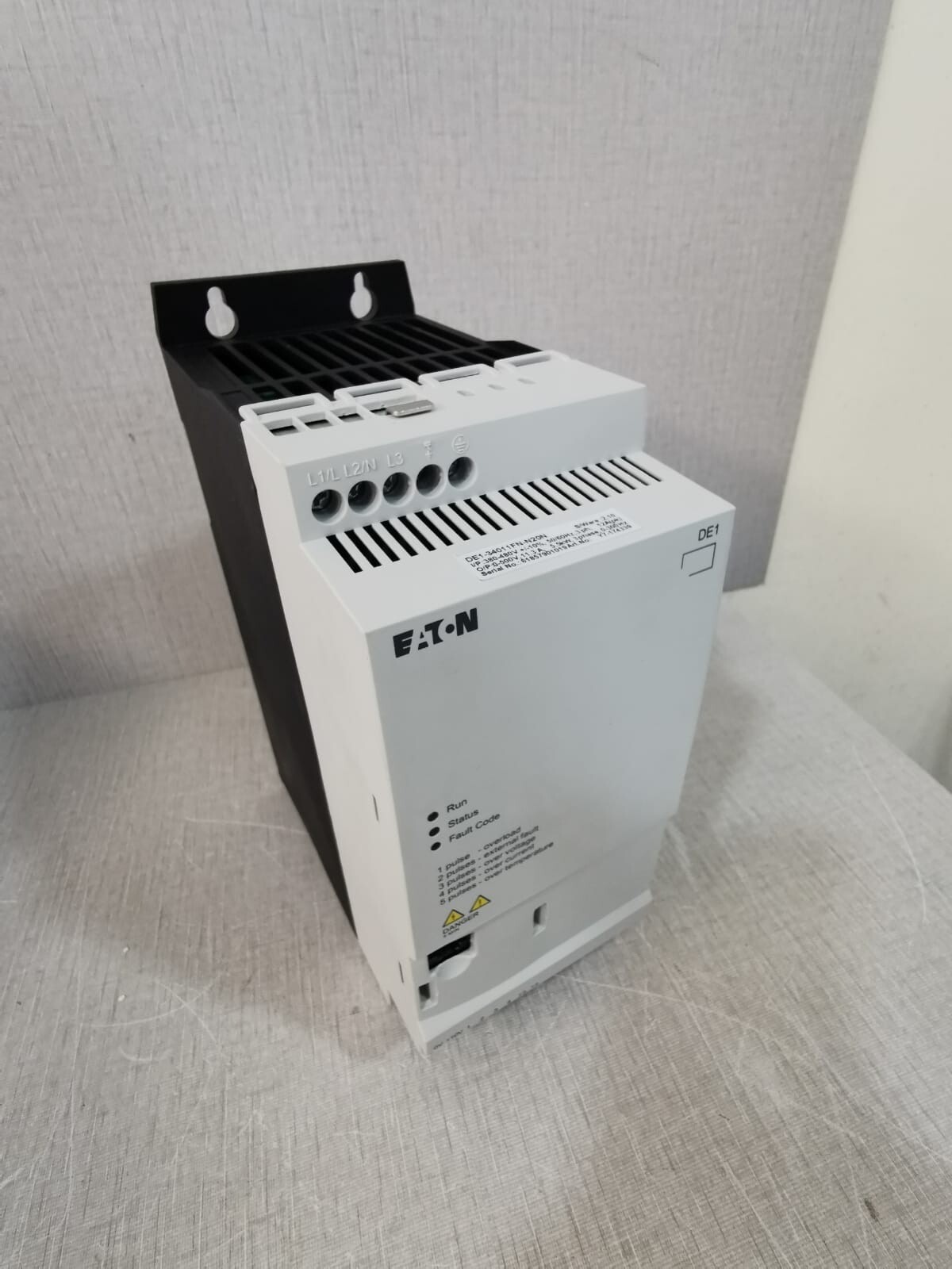 Eaton DE1-34011FN-N20N Eaton DE1-34011FN-N20N Variable Frquency Drive 7