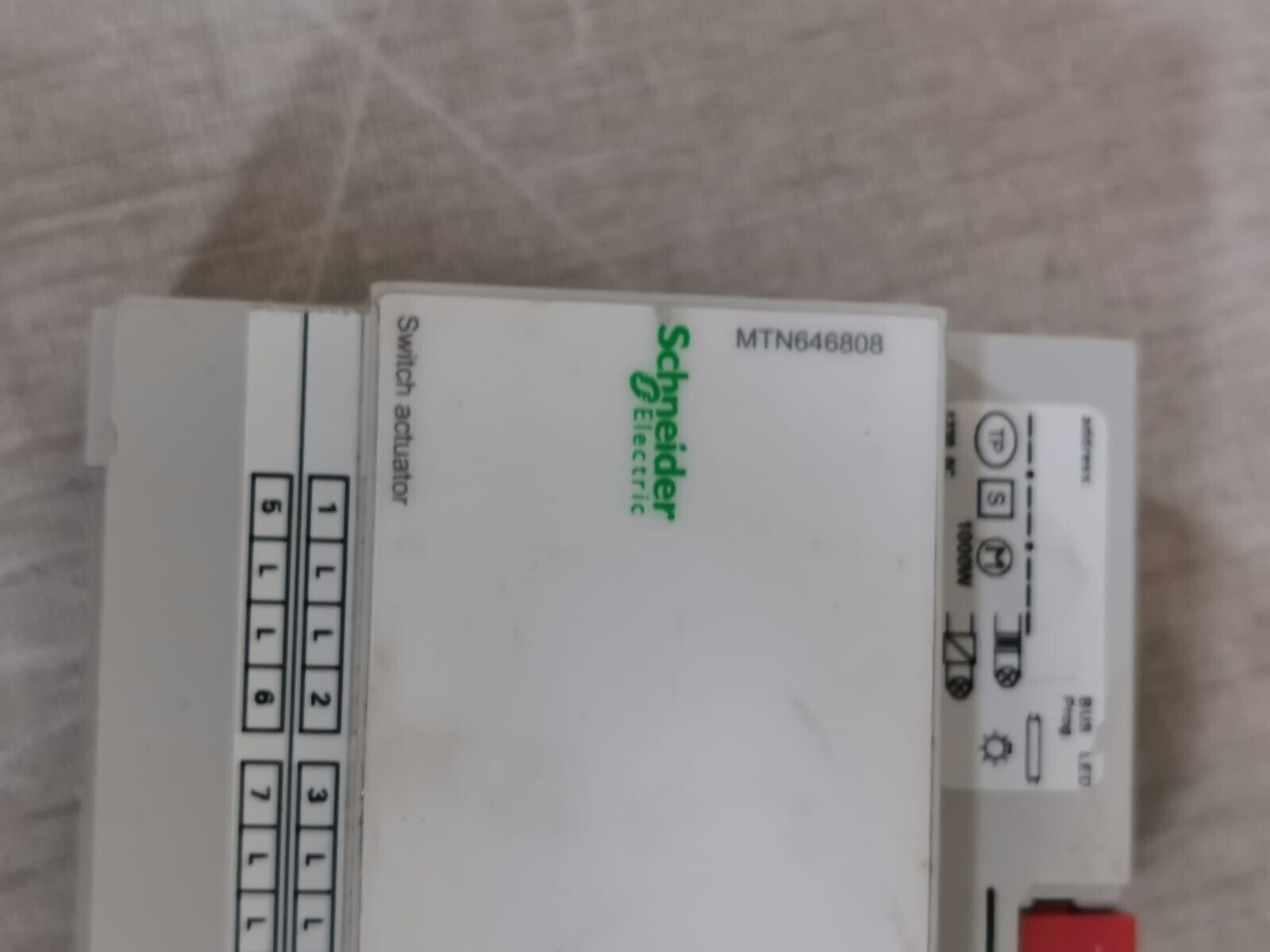 Schneider Electric MTN646808 Schneider Electric MTN646808 KNX REG-K/8x230/6 Switch Actuator 2