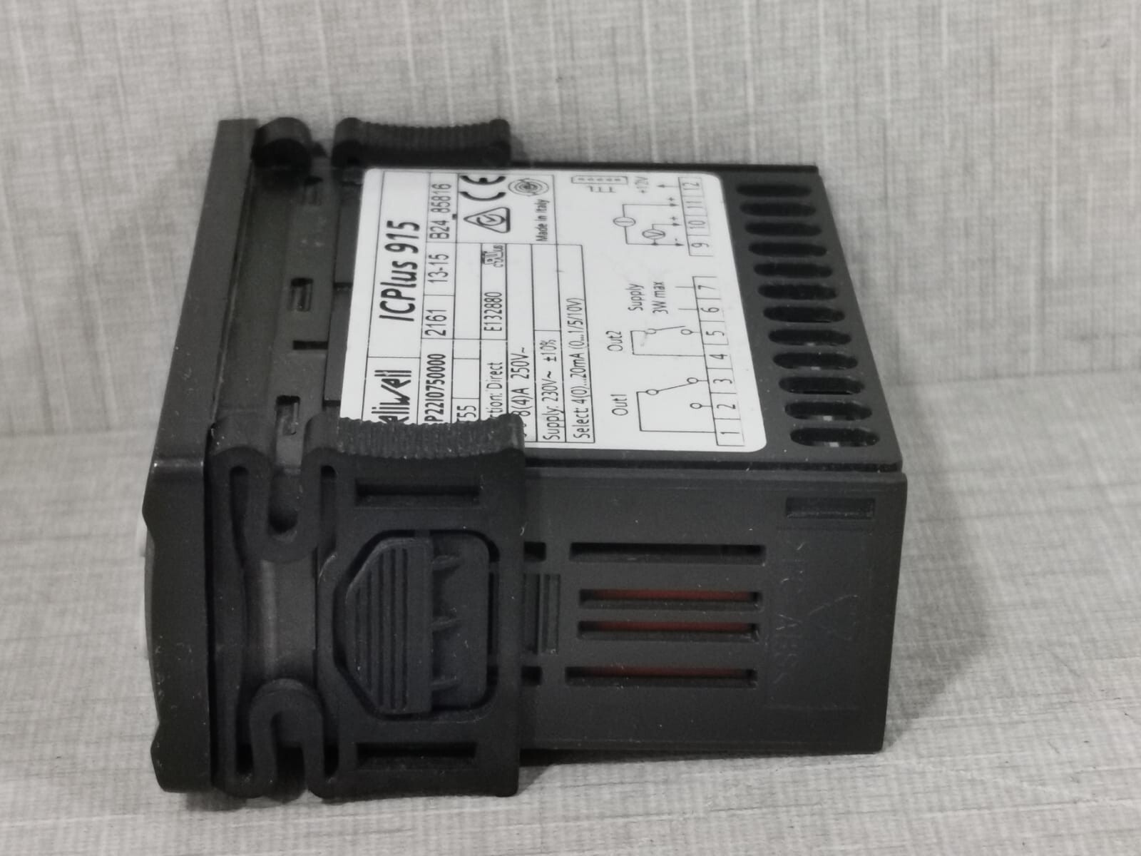 Eliwell ICPLUS 915 Eliwell ICPLUS 915 ICP2210750000 Digital Controller 5