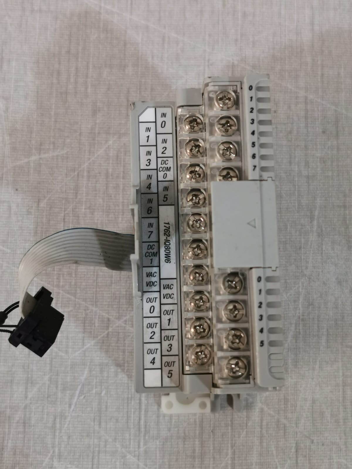 Allen-Bradley 1762-IQ8OW6 Allen Bradley 1762-IQ8OW6 MicroLogix Input Relay 2