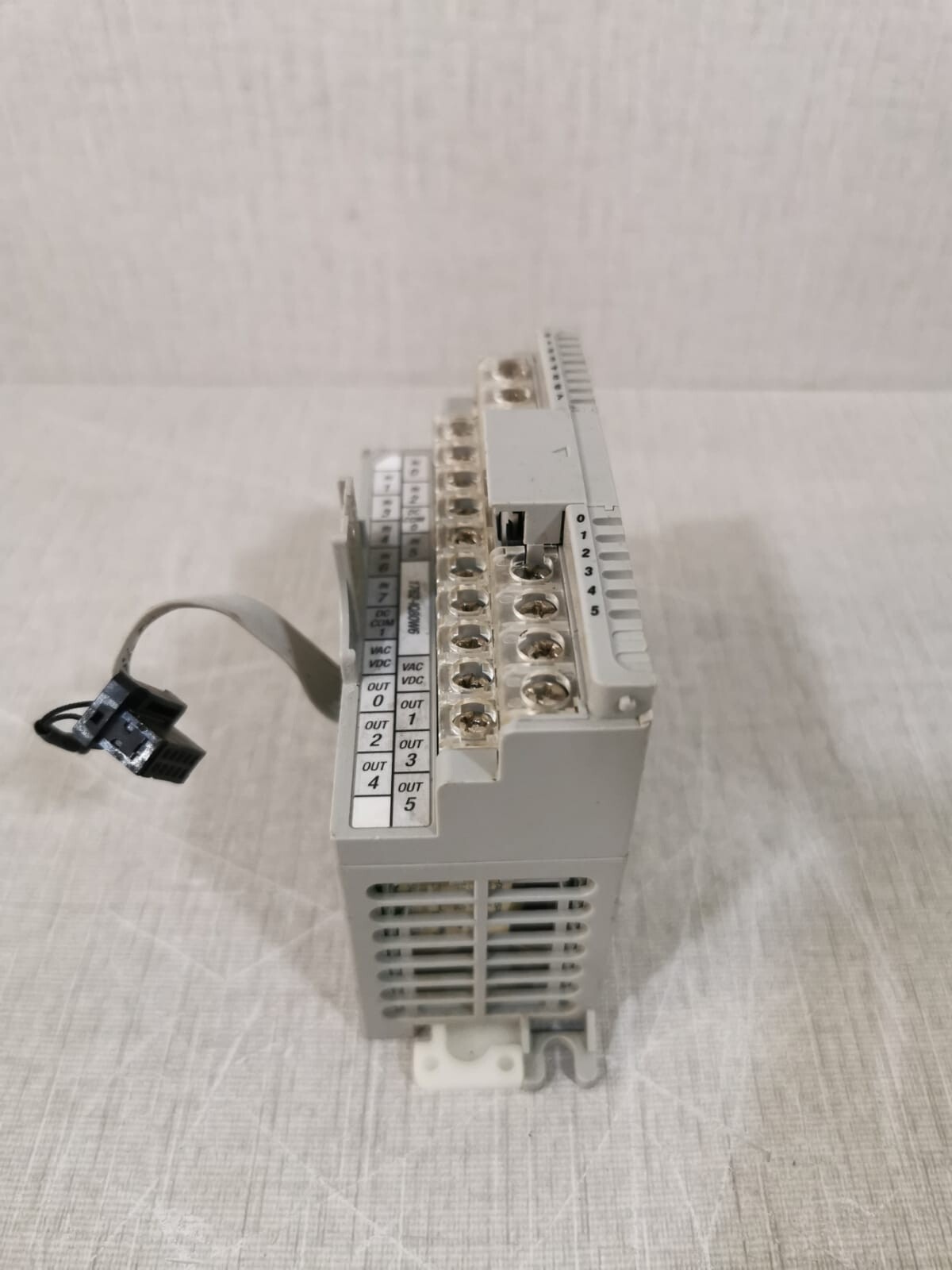 Allen-Bradley 1762-IQ8OW6 Allen Bradley 1762-IQ8OW6 MicroLogix Input Relay 6