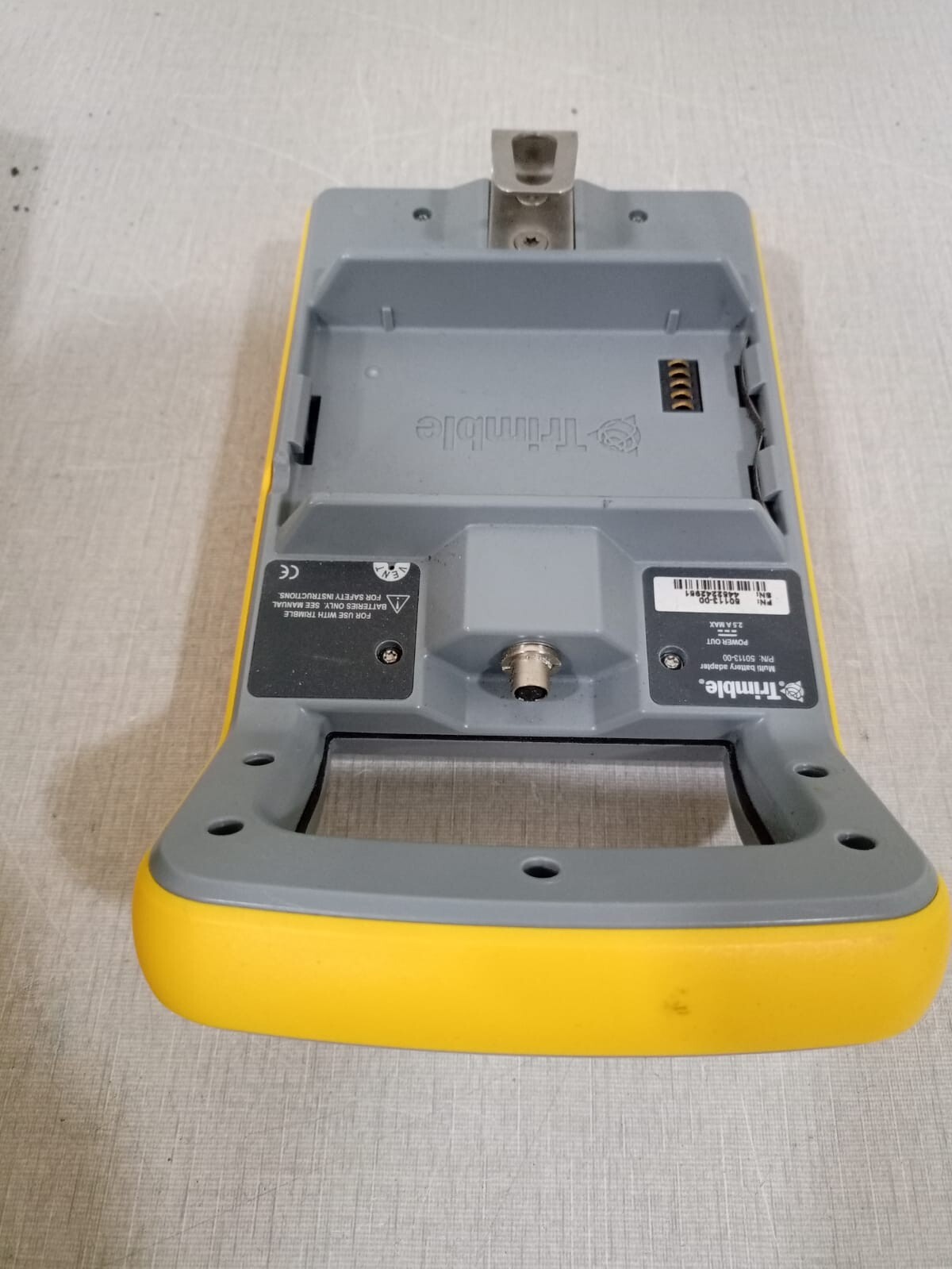 Trimble 58382001 / Multi Battery Adapter 50113-00 / Charger 49499-00 Trimble Power Kit 58382001 / Multi Battery Adapter 50113-00 / Charger 49499-00 8