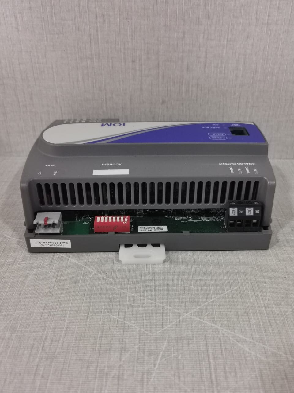 Johnson Controls IOM2721 Rev F Ver 5.3 Johnson Controls MS-IOM2721-0 Input-Output Module / IOM2721 Rev F Ver 5.3 2
