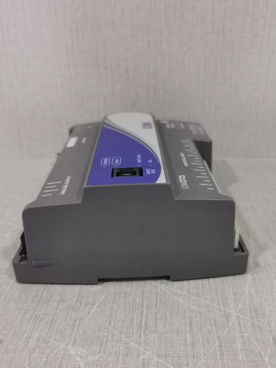 Johnson Controls IOM2721 Rev F Ver 5.3 Johnson Controls MS-IOM2721-0 Input-Output Module / IOM2721 Rev F Ver 5.3 8