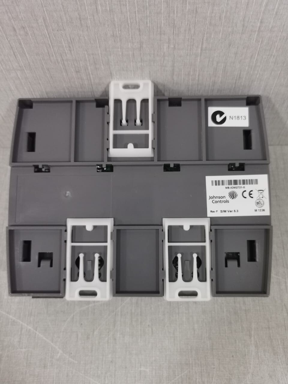 Johnson Controls IOM2721 Rev F Ver 5.3 Johnson Controls MS-IOM2721-0 Input-Output Module / IOM2721 Rev F Ver 5.3 9