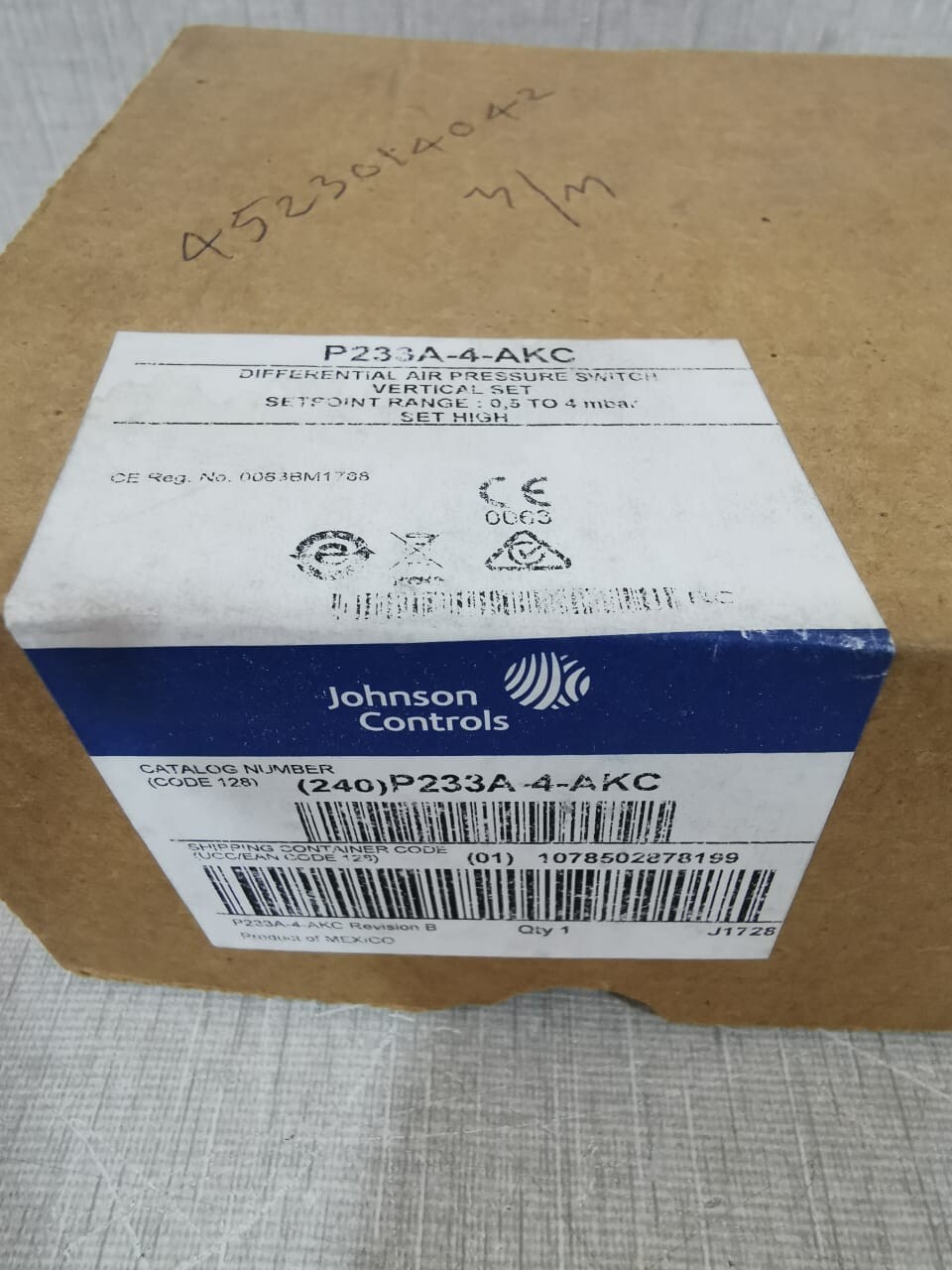 Johnson Controls P233A-4-AKC Johnson Controls P233A-4-AKC Differential Air Pressure Switch 2