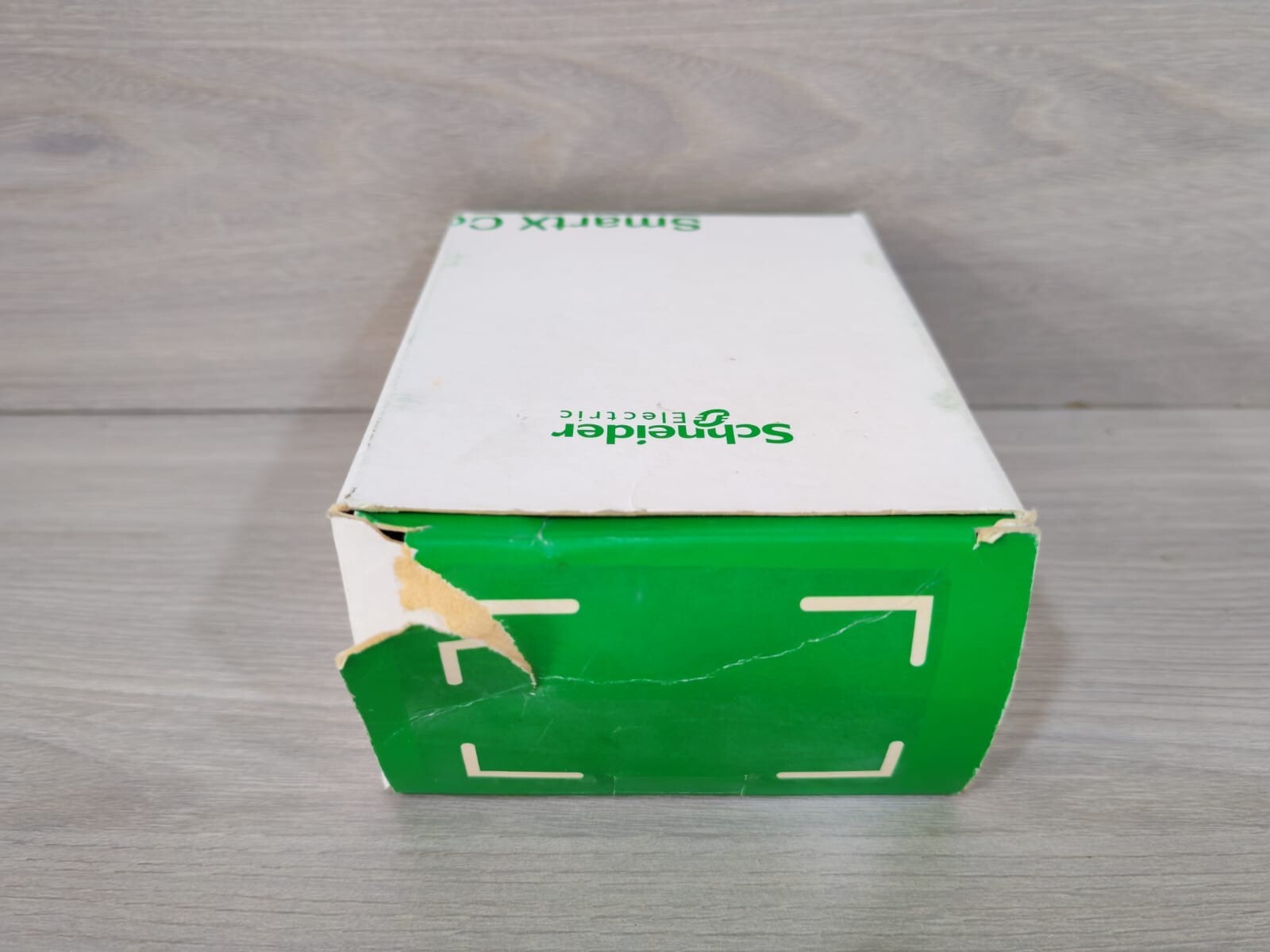 Schneider Electric SXWUI8D4X10001 Schneider Electric SmartX Controller UI-8/DO-FC-4 I/O Module P/n:SXWUI8D4X10001 9