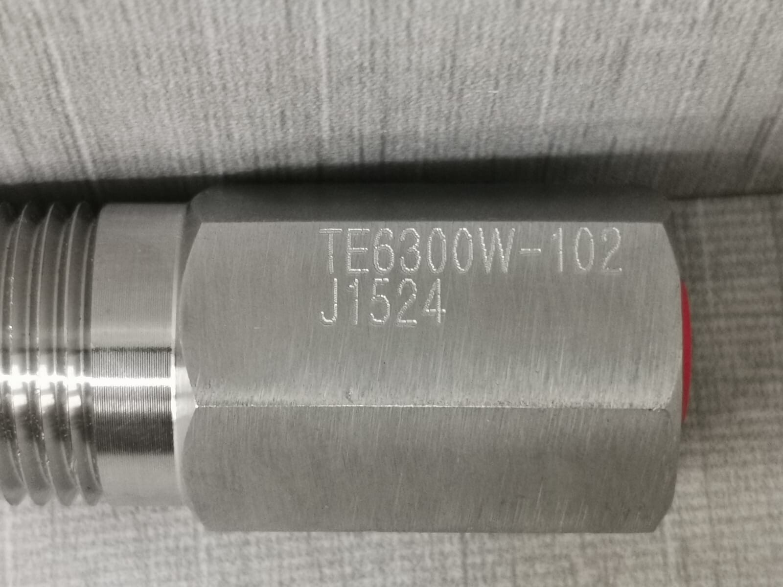 Johnson Controls TE-6300W-102 Johnson Controls TE-6300W-102 J1524 6" Thermowell Assembly Stainless Steel 2