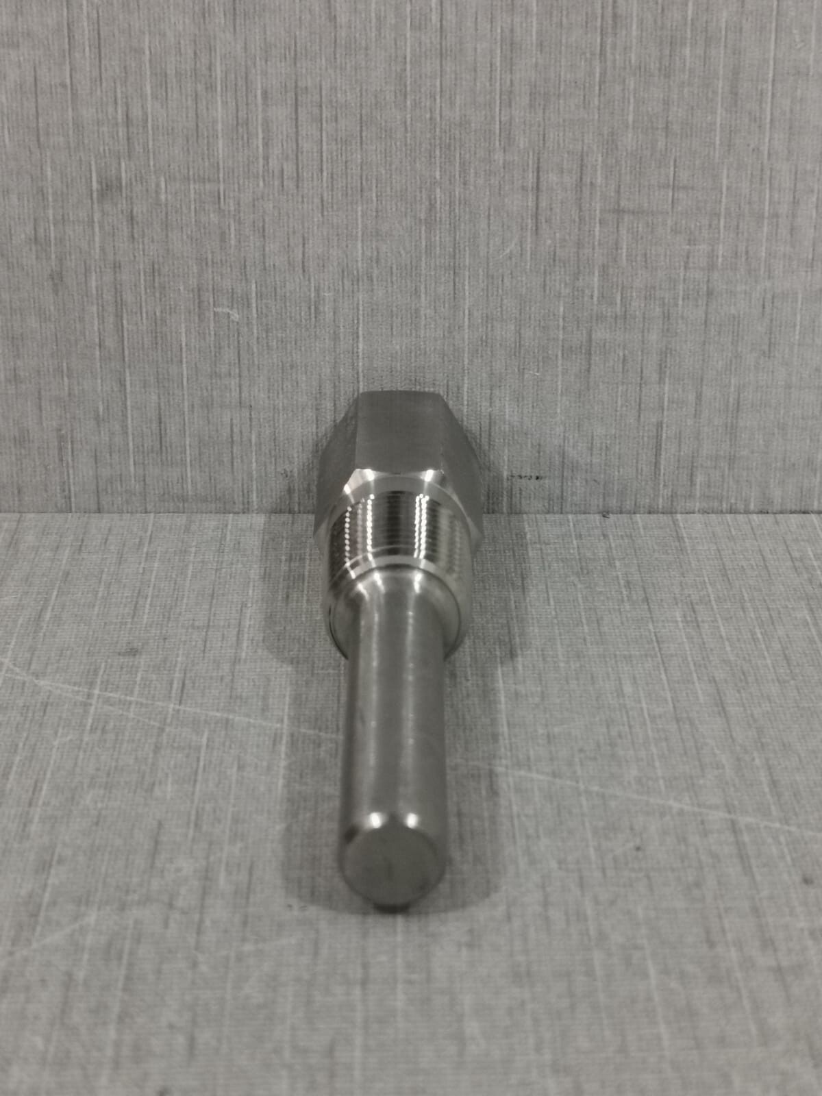 Johnson Controls TE-6300W-102 Johnson Controls TE-6300W-102 J1524 6" Thermowell Assembly Stainless Steel 8