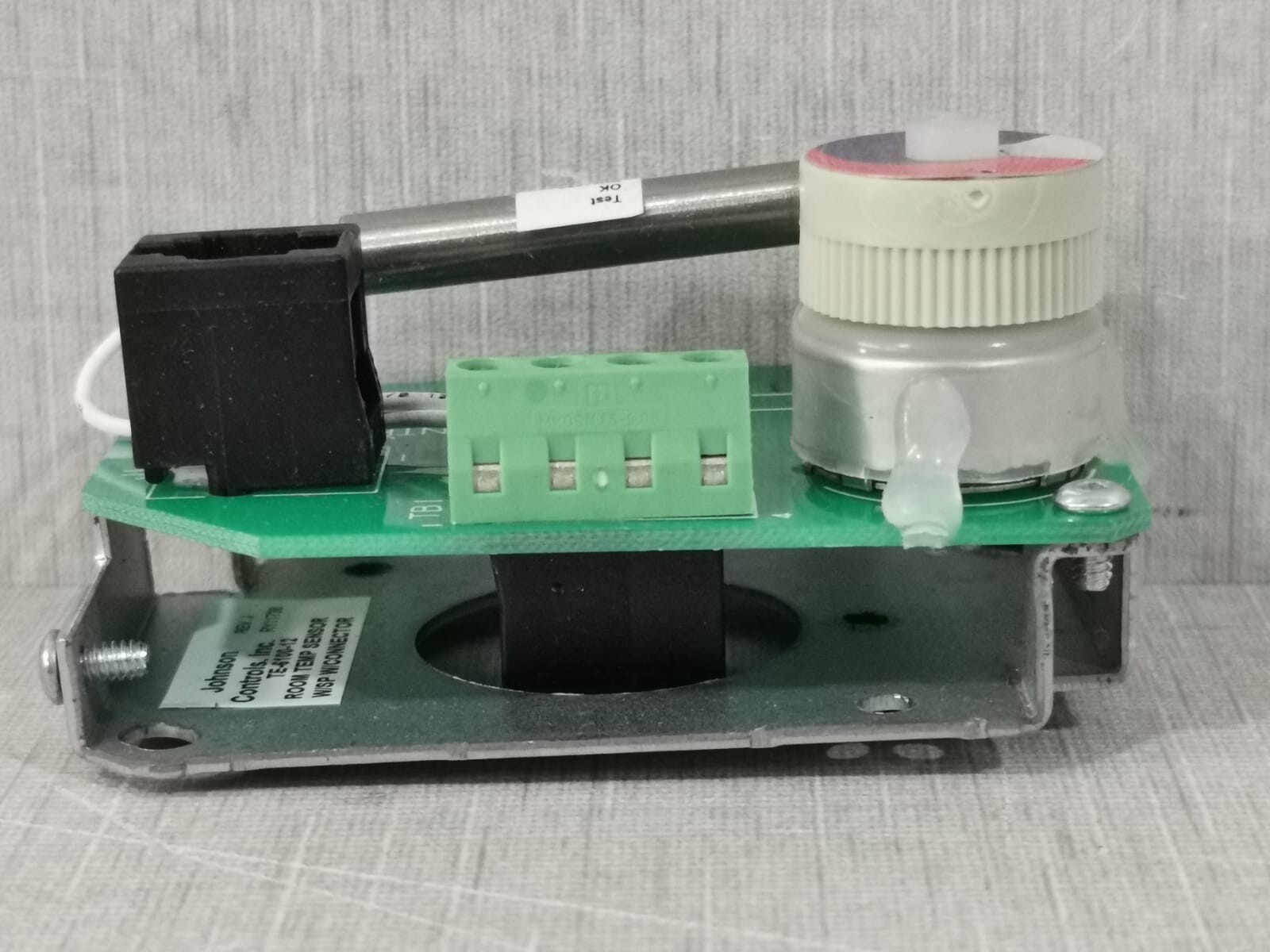 Johnson Controls TE-6100-12 Johnson Controls TE-6100-12 Room Temperature Sensor with Connector 4