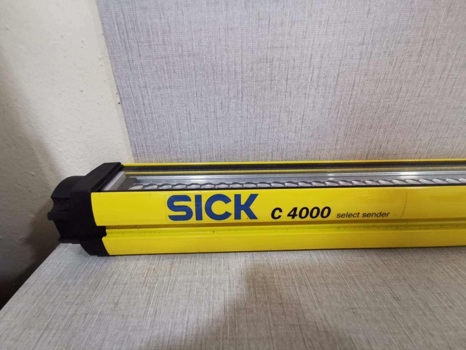 SICK XC40S-1203A0A00BA0 SICK C4000 SELECT SENDER LIGHT CURTAIN XC40S-1203A0A00BA0 F/W VER.V01.10 4