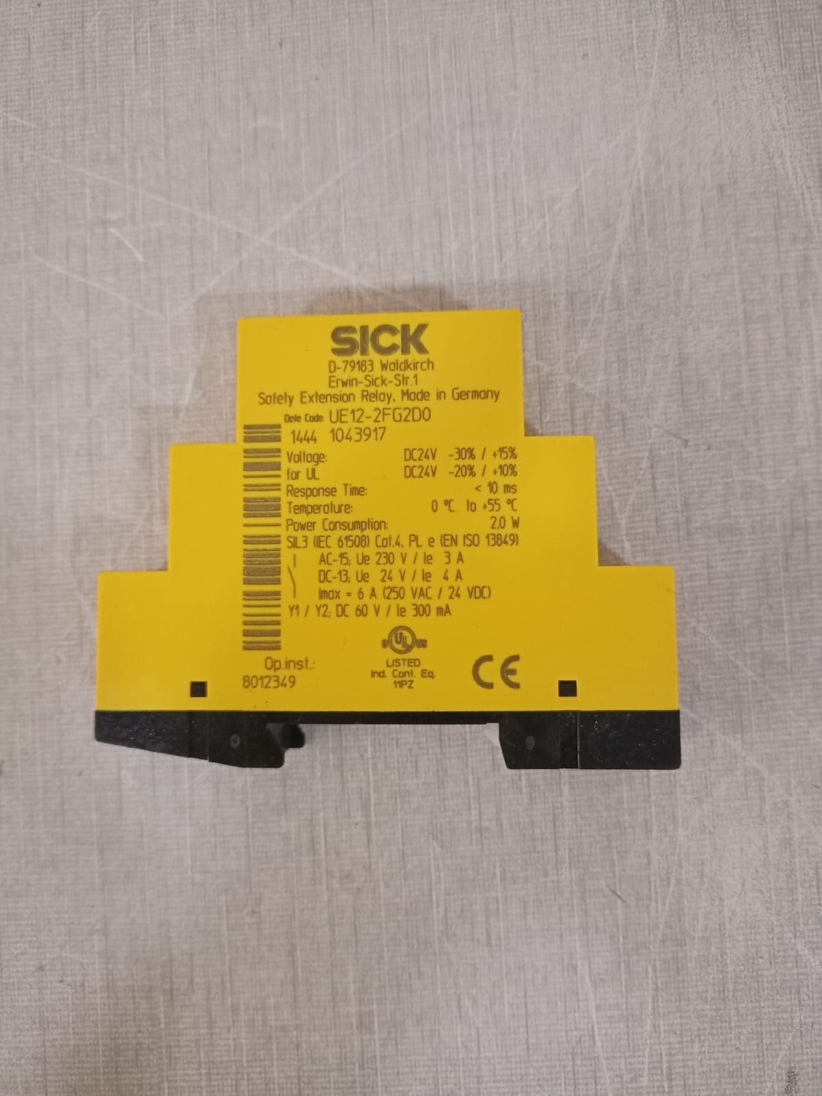 SICK UE12-2FG2D0 Sick UE12-2FG2D0 / UE12-2FG 1043917 Safety Extension Relay 3