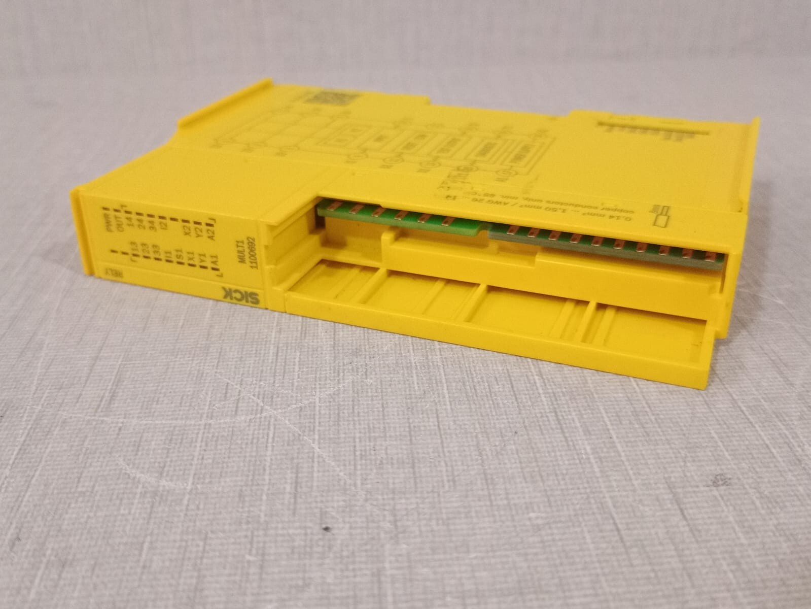 sick RLY3-MULT100 SICK Safety Relay RLY3-MULT100 1100692- MISSING TERMINAL CONNECTOR 4