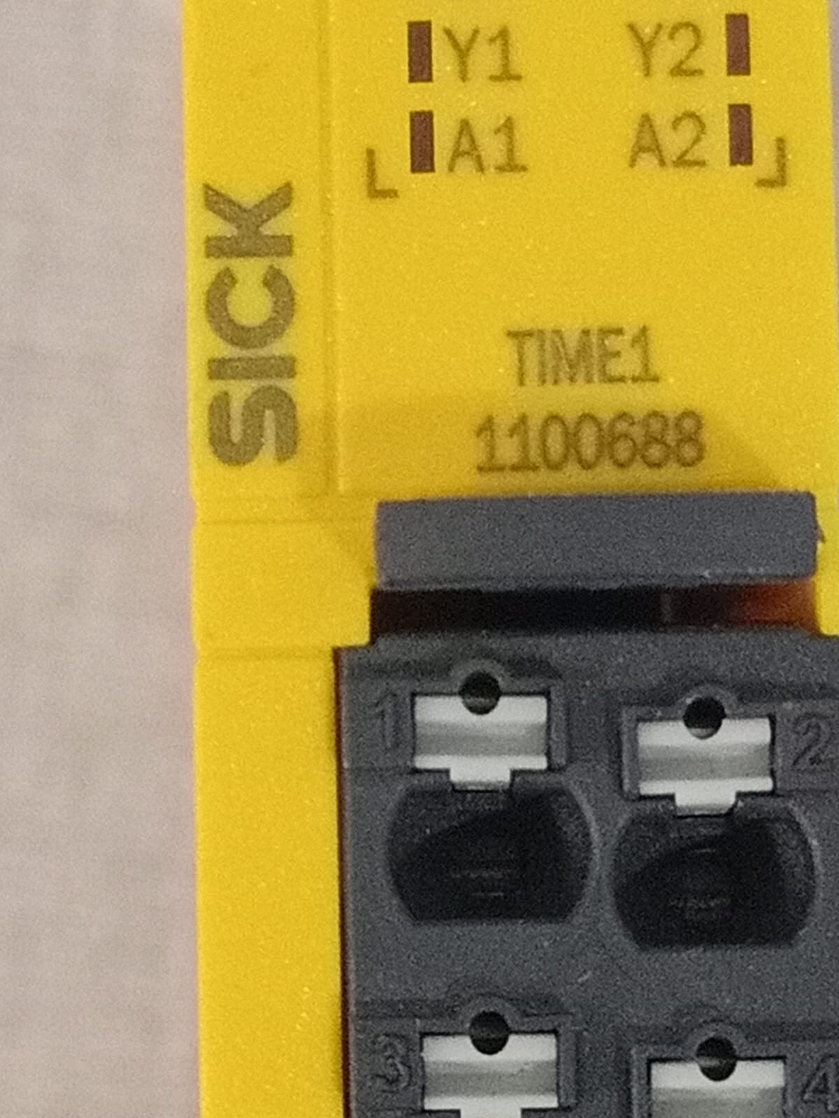 SICK RLY3-TIME100 SICK RLY3-TIME100 Safety Relay 1100688 3