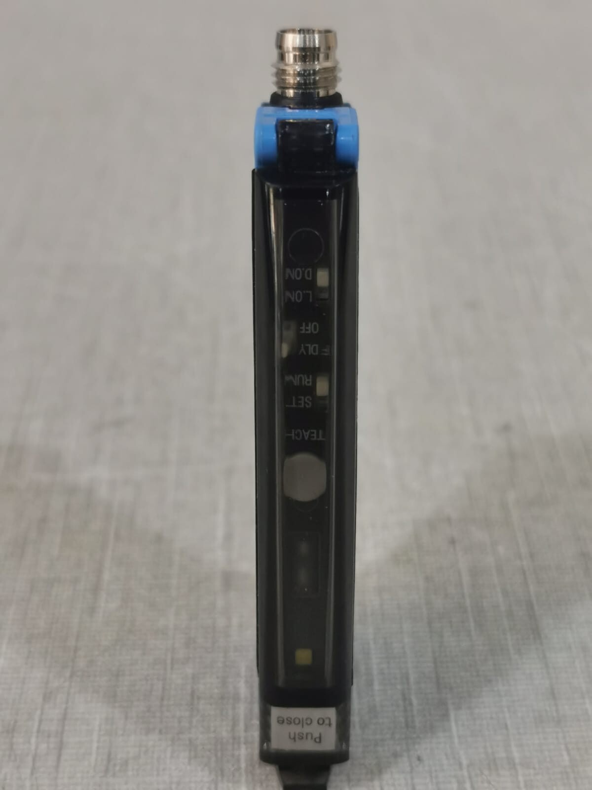 SICK WLL170T-2P330 PCS Sick WLL170T-2P330 Light Guide Fiber-optical Sensor Dc 10-30v 2
