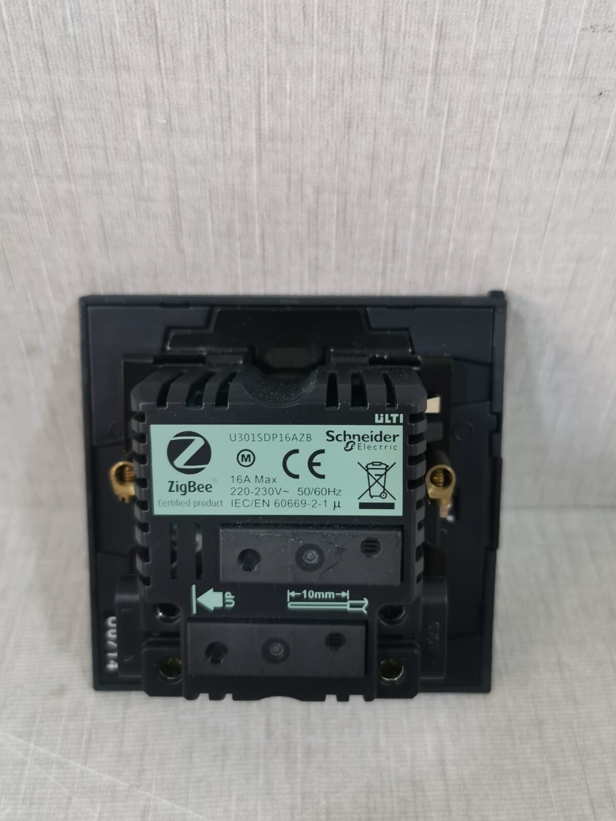 Schneider Electric U301SDP16AZB Schneider Electric ULTI ZigBee U301SDP16AZB 1 Gang 16A Double Pole Switch 6