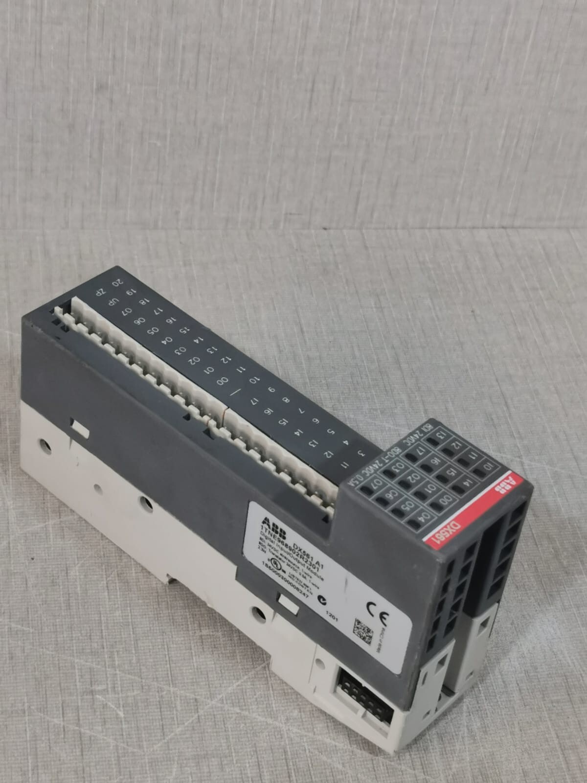 ABB DX561 ABB DX561 A1/ 1TNE968902R2301 Digital Input/Output Module 4