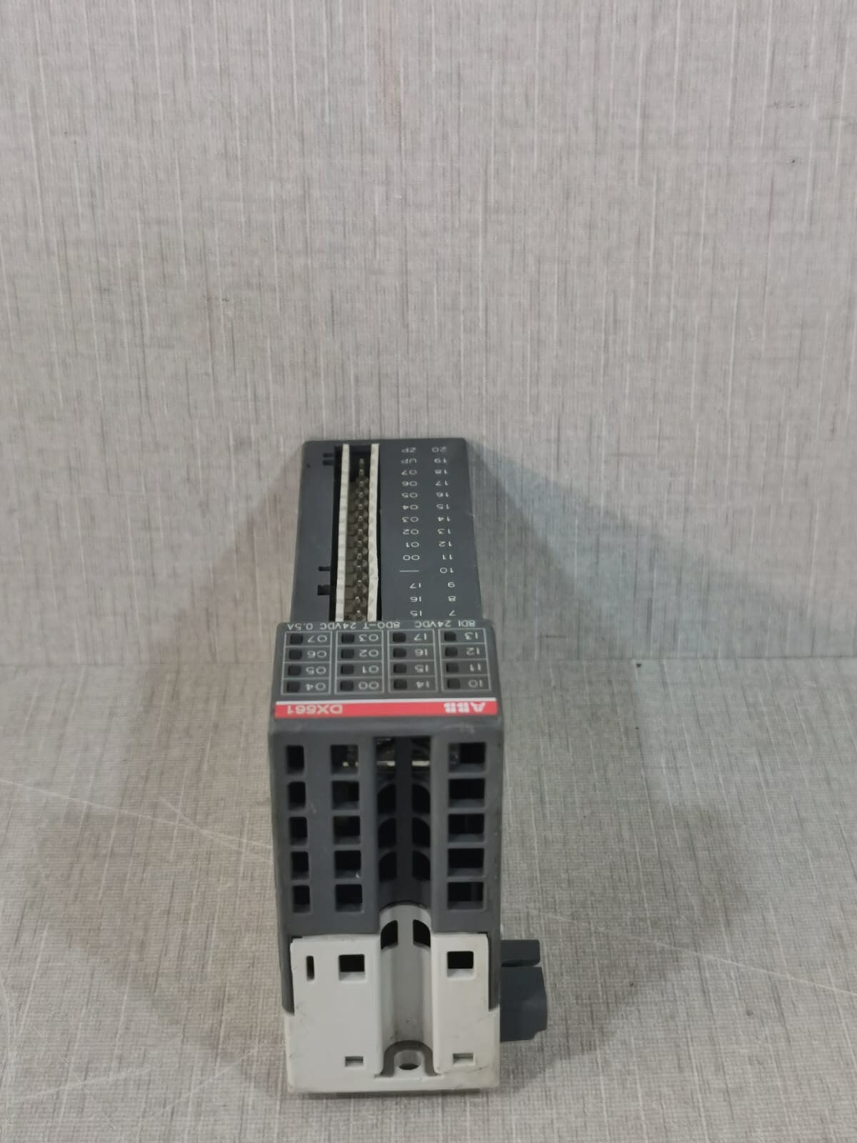 ABB DX561 ABB DX561 A1/ 1TNE968902R2301 Digital Input/Output Module 7