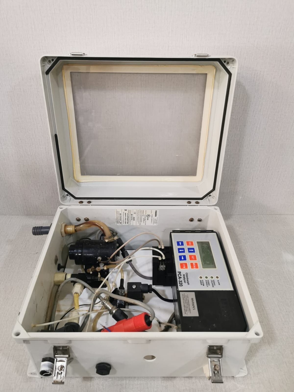 HANNA INSTRUMENTS PCA320 CHLORINE/pH ANALYZER PCA-320 230VAC