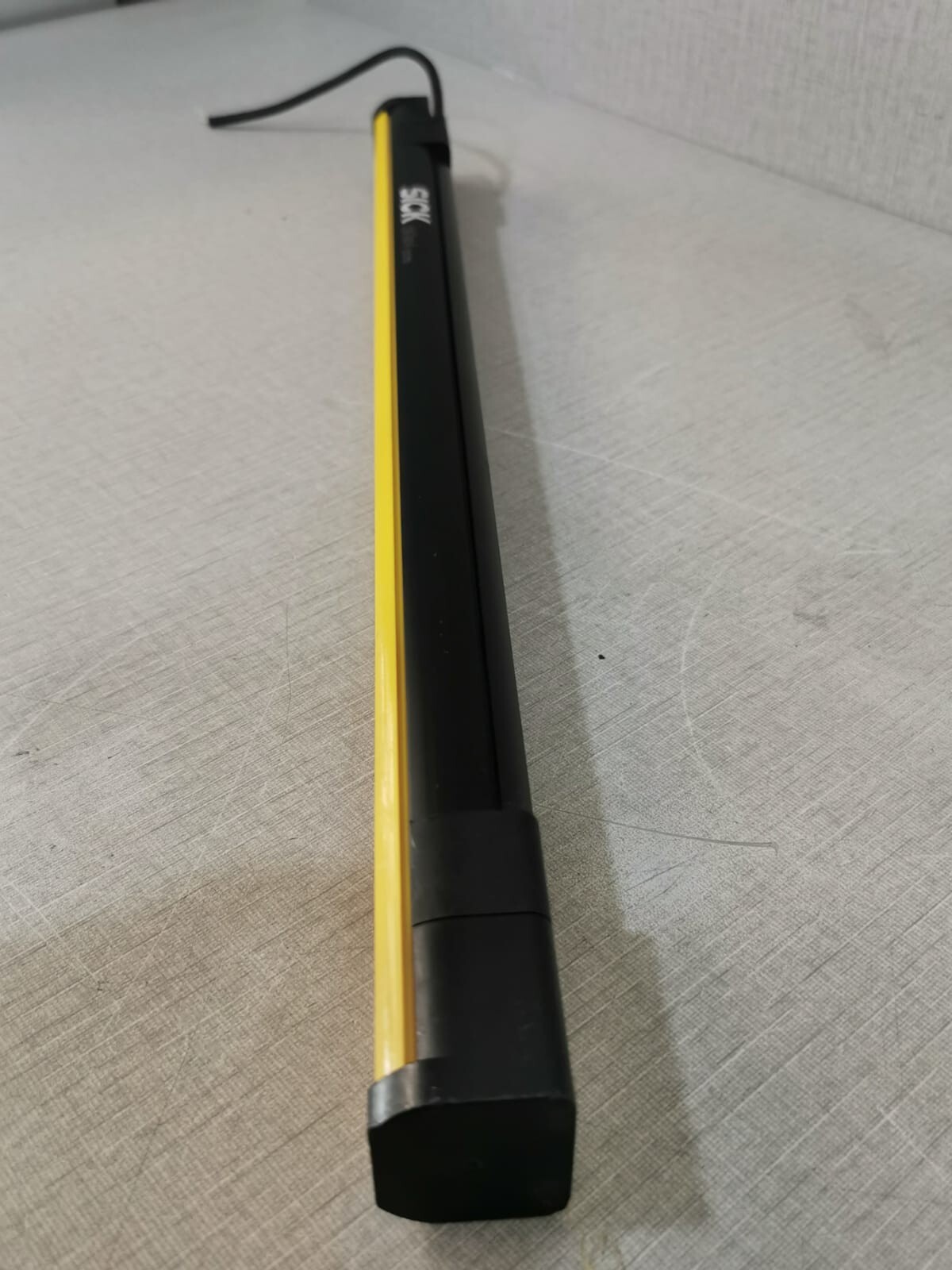 SICK SA04510A10000 SICK deTec4 Core C4C-SA04510A10000 Safety Light Curtains 1211469 DC 24V 10