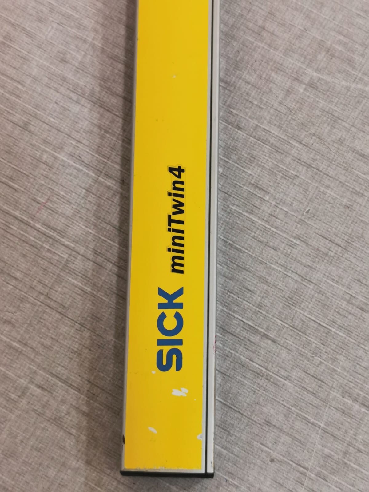 SICK C4MT-07214ABB04FE0 SICK miniTwin4 C4MT-07214ABB04FE0 1207125 Rev.1 720mm DC 24V 2