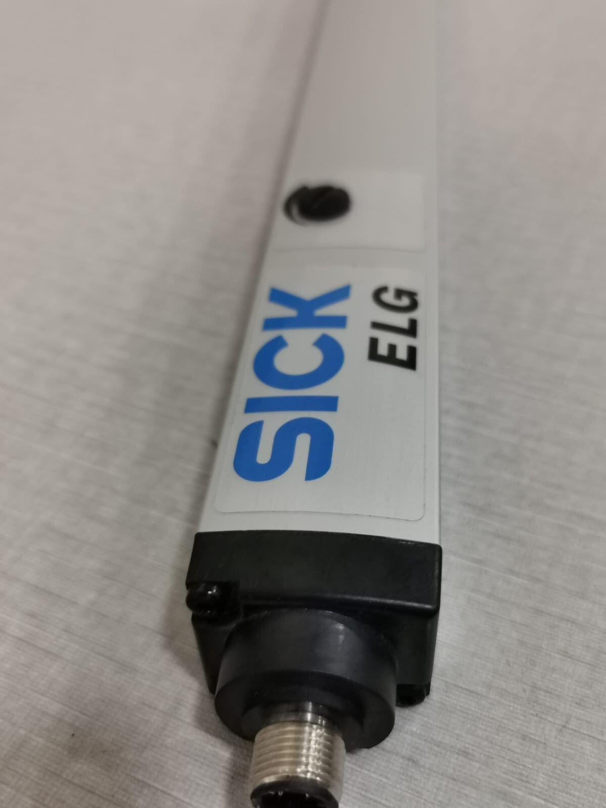 SICK ELGE3-1410N521 SICK ELG ELGE3-1410N521 IDENT.NO.2 029 494 SOFTWARE VER.V1.20 15-30V -W/O COVER 2