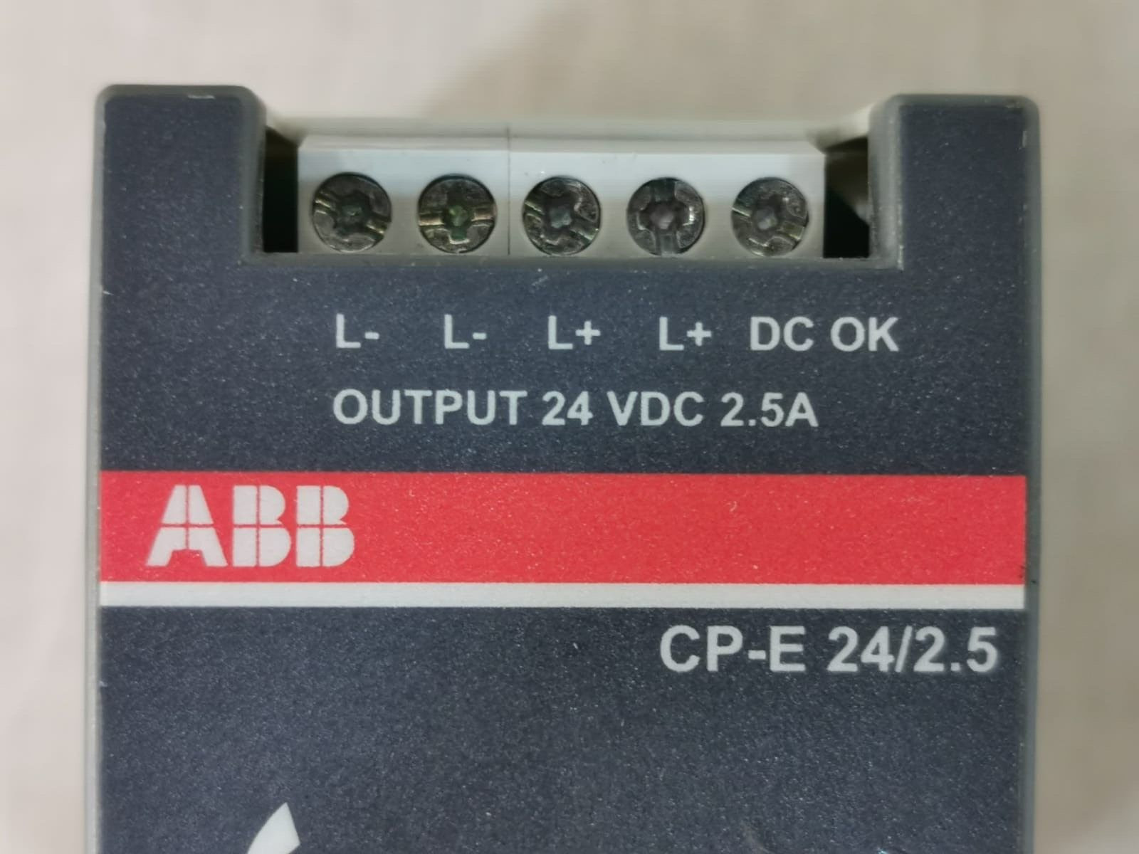 ABB CP-E 24/2.5 ABB CP-E 24/2.5 Switch Mode Power Supply 1SVR427032R0000 2