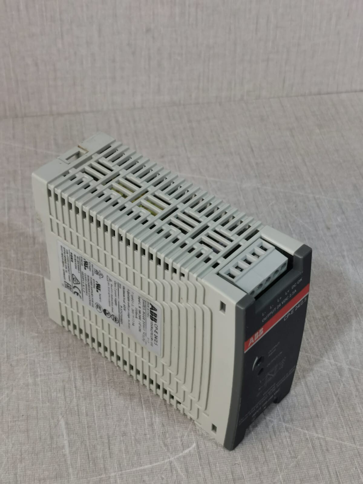 ABB CP-E 24/2.5 ABB CP-E 24/2.5 Switch Mode Power Supply 1SVR427032R0000 6