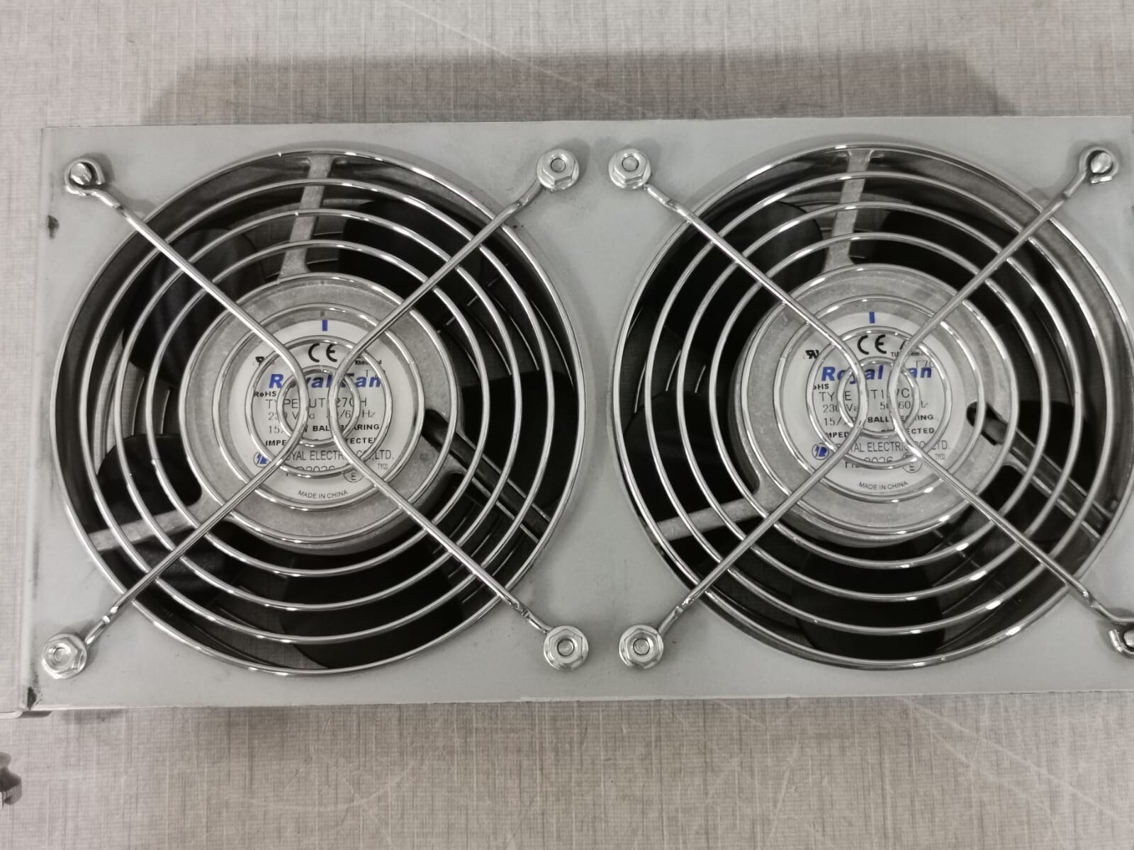 Royal Electric UT127CH Royal Electric UT127CH Royal Fan 230V~ 50/60 Hz 15/14W Ball Bearing 3