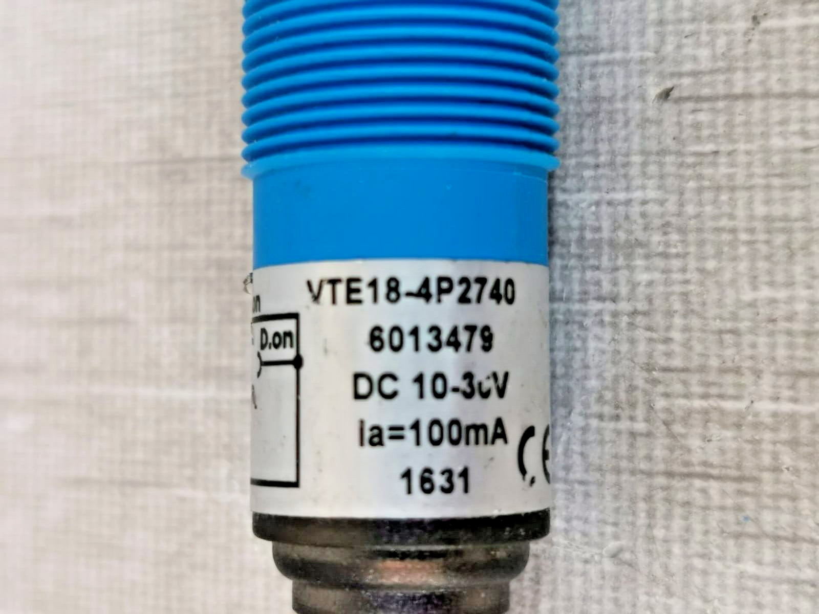 SICK VTE18-4P2740 SICK VTE18 4P2740 VTE18 4P2740 Photoelectric Switch Sensor 2