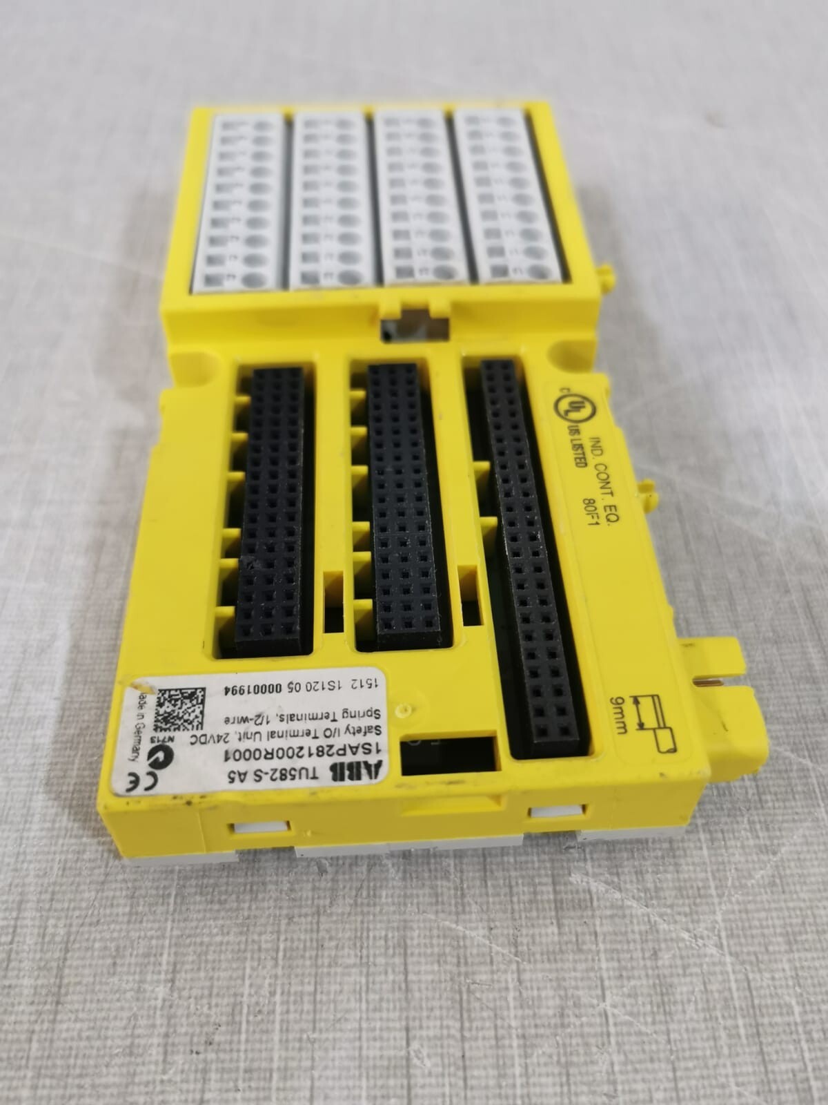 ABB 1SAP281200R0001 ABB TU582-S A5 1SAP281200R0001 Safety I/O Terminal Unit 4