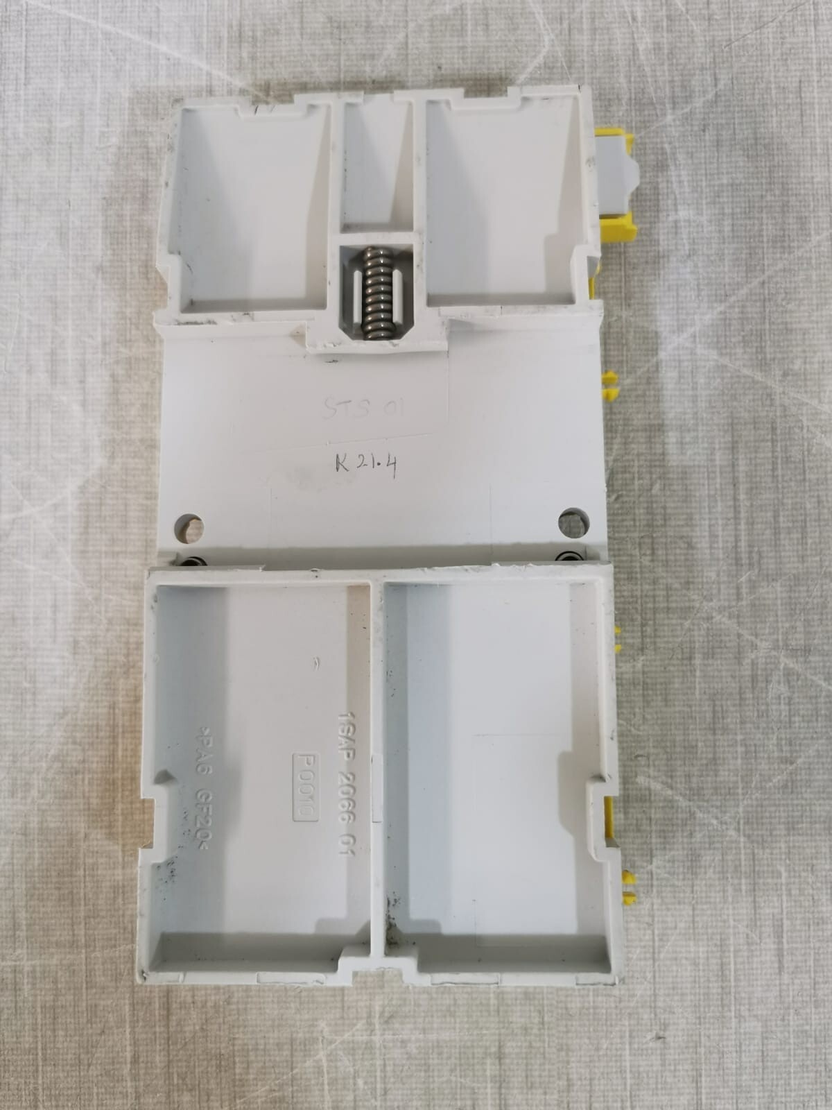 ABB 1SAP281200R0001 ABB TU582-S A5 1SAP281200R0001 Safety I/O Terminal Unit 8