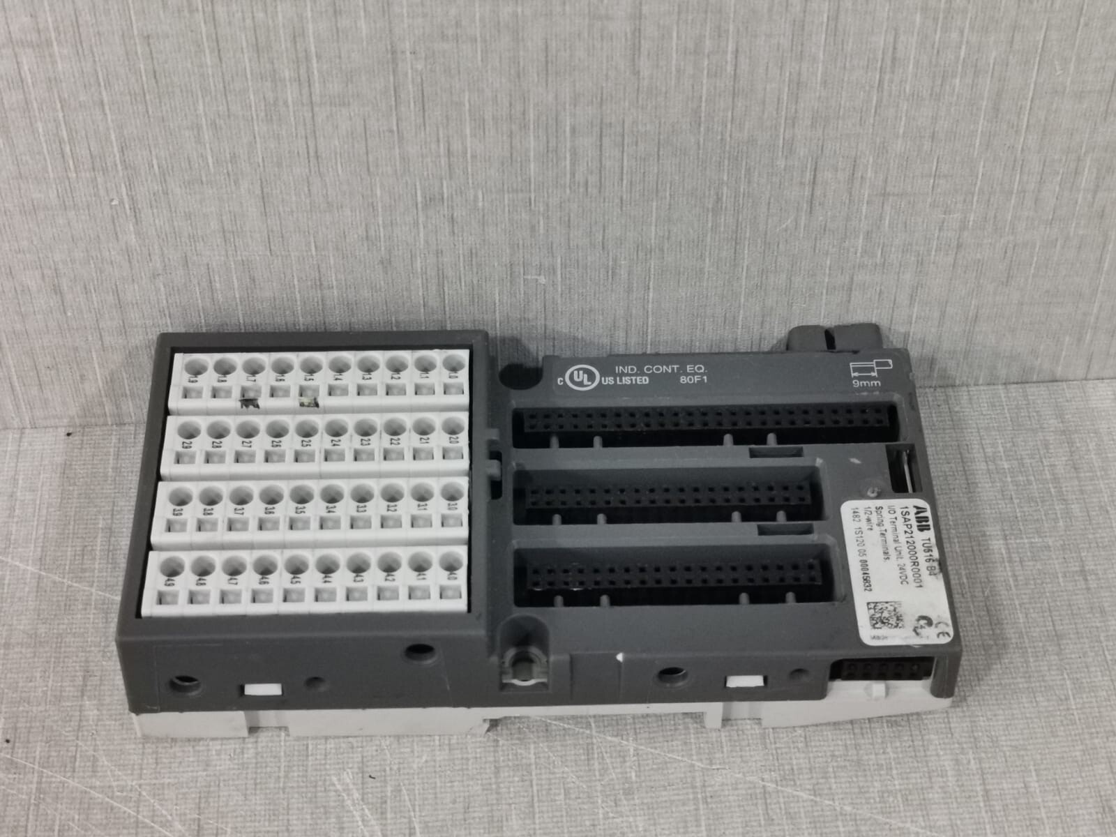 ABB 1SAP212000R0001 ABB TU516 B4 I/O Terminal Unit 1SAP212000R0001 24VDC 5